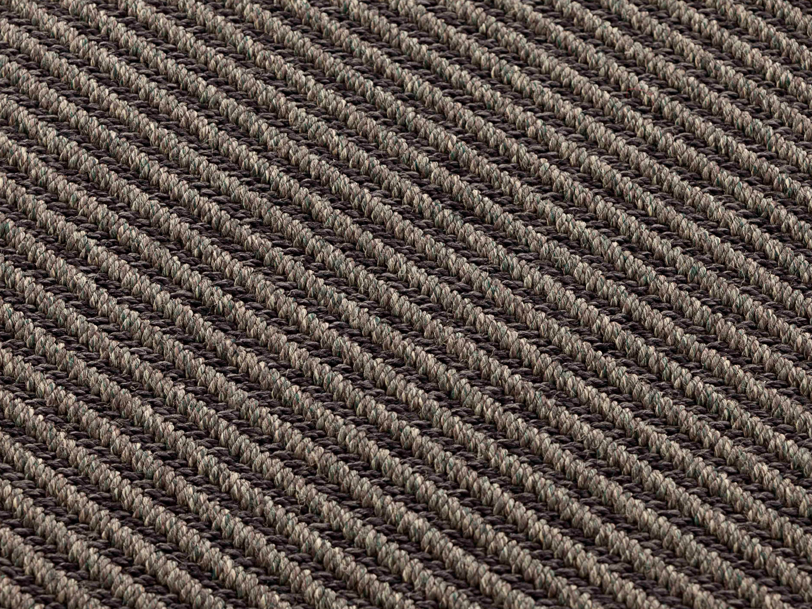 Premium Garden Layers Diagonal Rug - Non-Slip Outdoor Mat for Patio, Deck, and Poolside - Waterproof & Durable Design for All Seasons