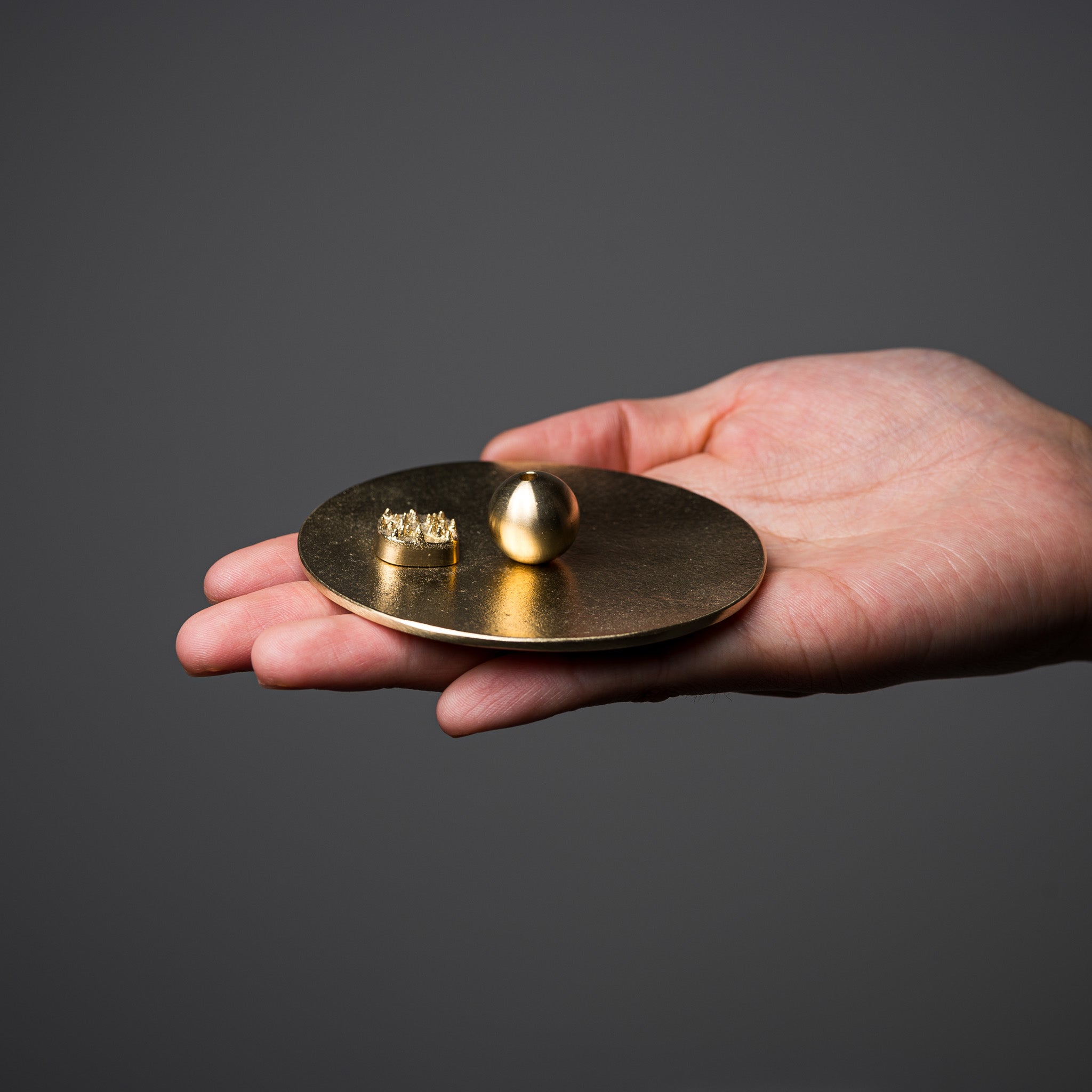 NOUSAKU Japanese Incense Holder & Gift Set - Round Zen Aroma Plate for Meditation, Relaxation, and Home Decor
