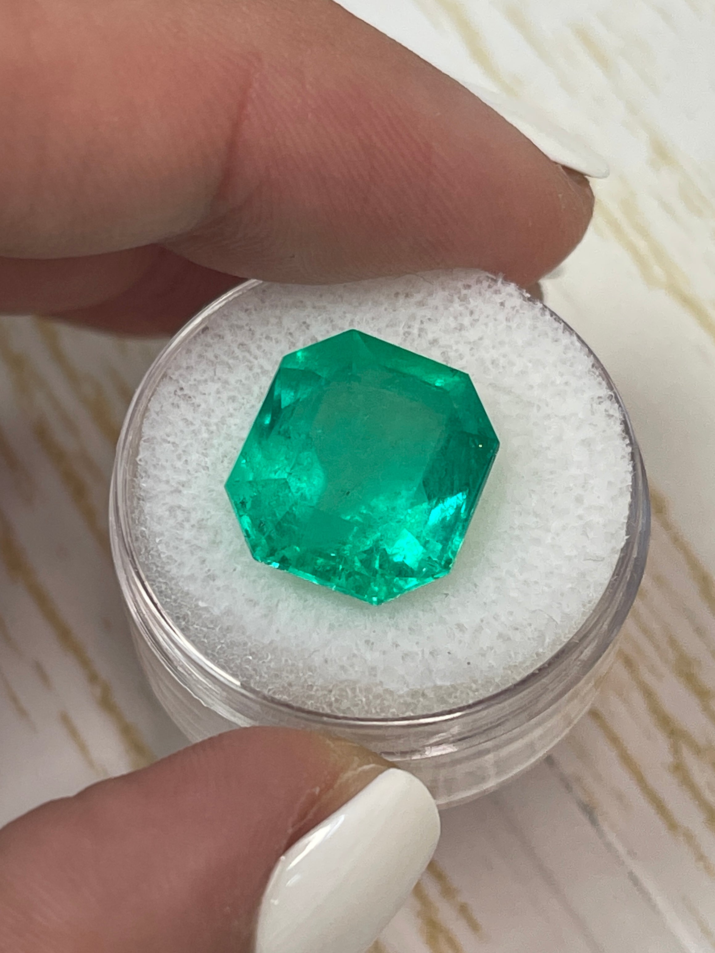 10.09 Carat GIA Certified Vivid Muzo Colombian Emerald - Loose Asscher Cut Gemstone 14x13mm for Jewelry Making & Engagement Rings