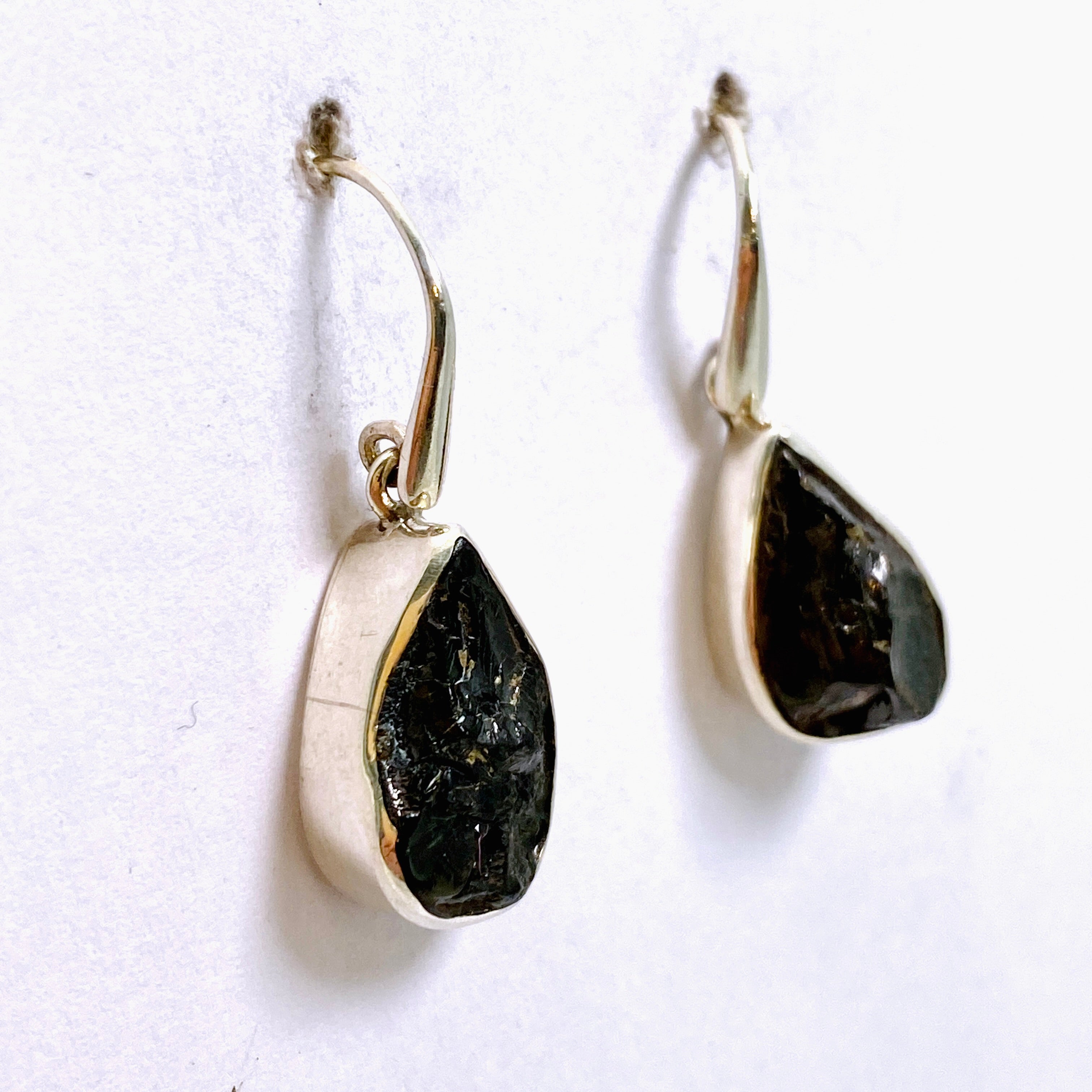 Natural Shungite Teardrop Raw Stone Earrings for Women - Handmade Healing Jewelry for EMF Protection & Stress Relief - Perfect for Yoga, Meditation & Daily Wear