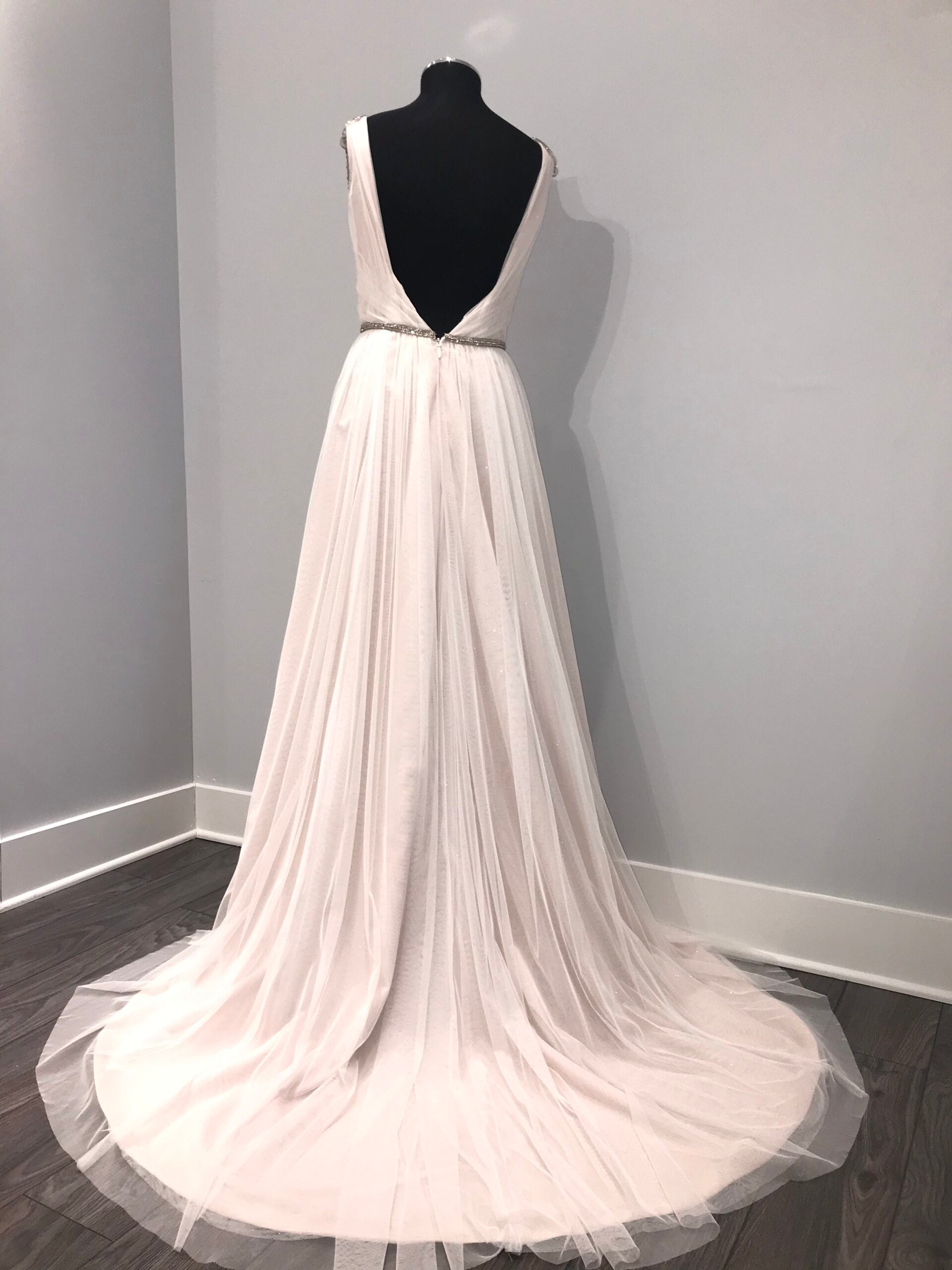 Hayley Paige BLUSH Giada 1501 Sample Wedding Gown - Elegant Bridal Dress for Prom, Formal Events & Special Occasions