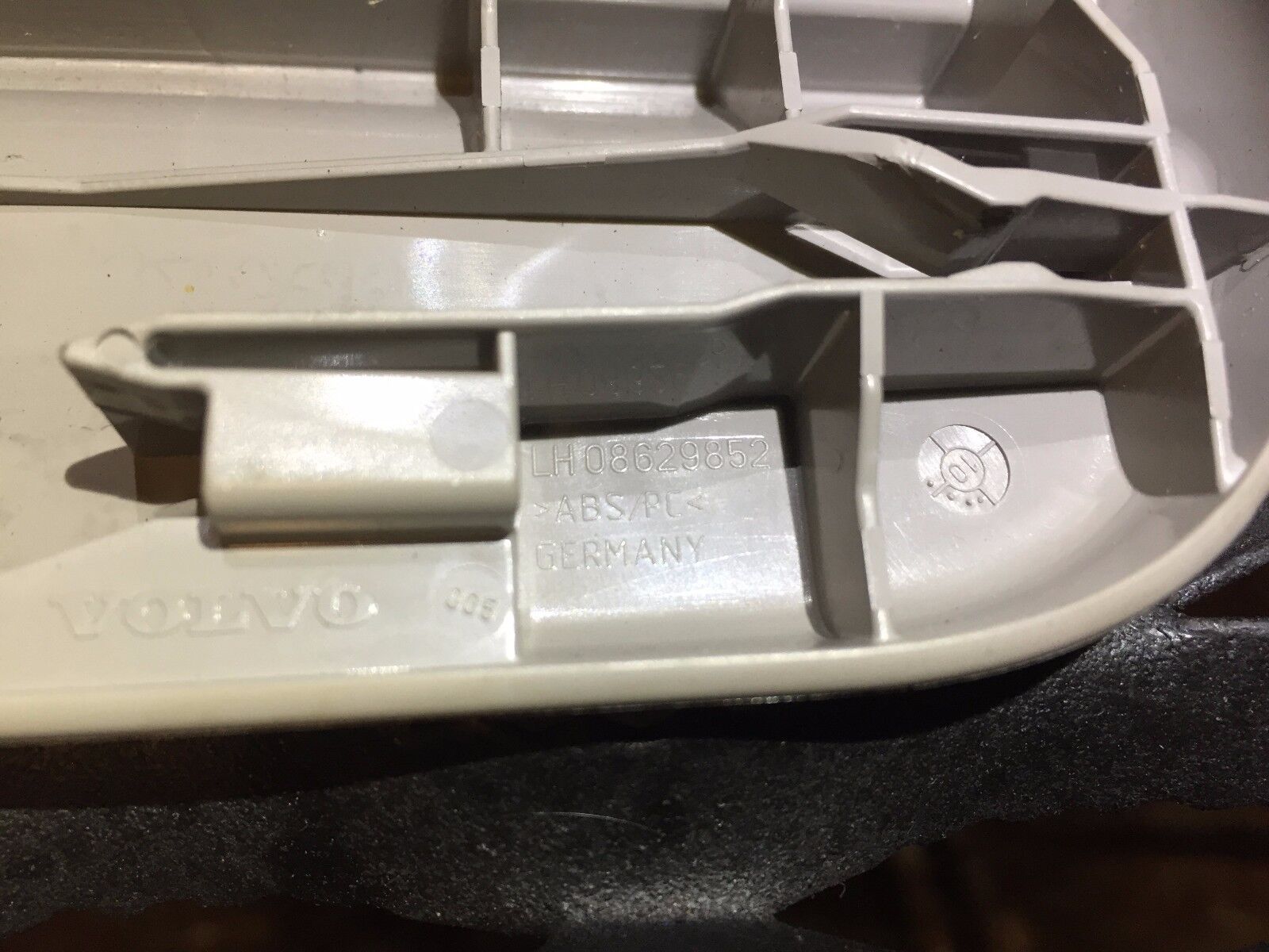 Volvo S40 T5 Driver Side Front Seat Rail Trim Bolt Cap Cover - OEM Replacement Part (2005-2011) | Perfect for Seat Repair & Interior Restoration