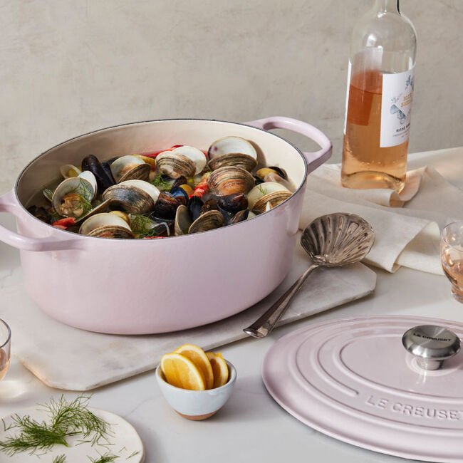 Le Creuset 6.75 Quart Oval Dutch Oven - Enameled Cast Iron Cookware for Braising, Roasting & Baking - Perfect for Family Dinners, Soups & Casseroles