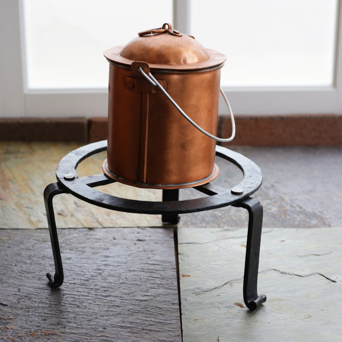 Round Iron Trivet - Heat Resistant Hot Plate Holder for Pots and Pans - Perfect for Kitchen, Dining Table, and Outdoor BBQ Use