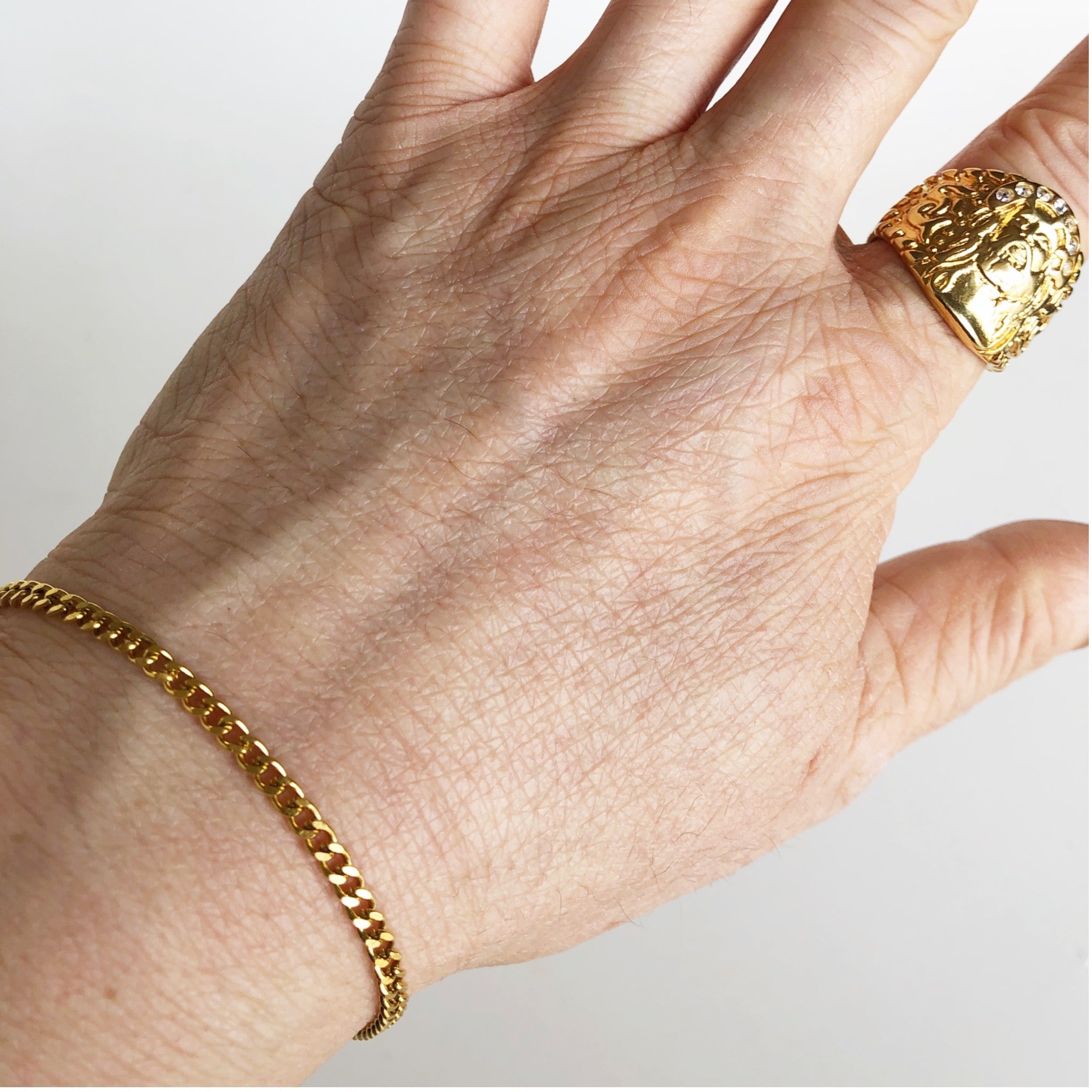 Elegant Small Chain Bracelet for Women - Dainty Gold & Silver Layering Jewelry - Perfect for Everyday Wear, Gifts & Special Occasions