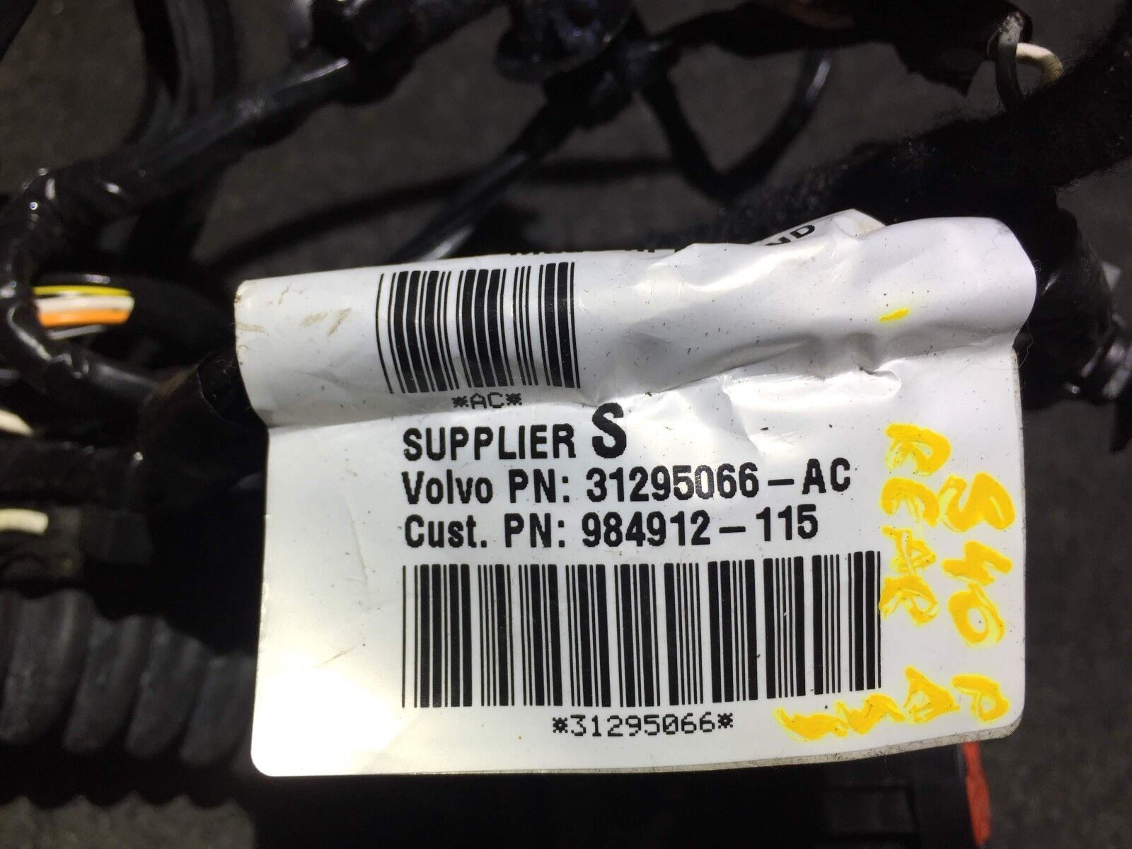 Volvo S40 Rear Right Passenger Door Wire Harness OEM 2005-2011 - Replacement Electrical Wiring for Volvo S40 Sedan - Perfect for DIY Car Repairs & Electrical System Maintenance