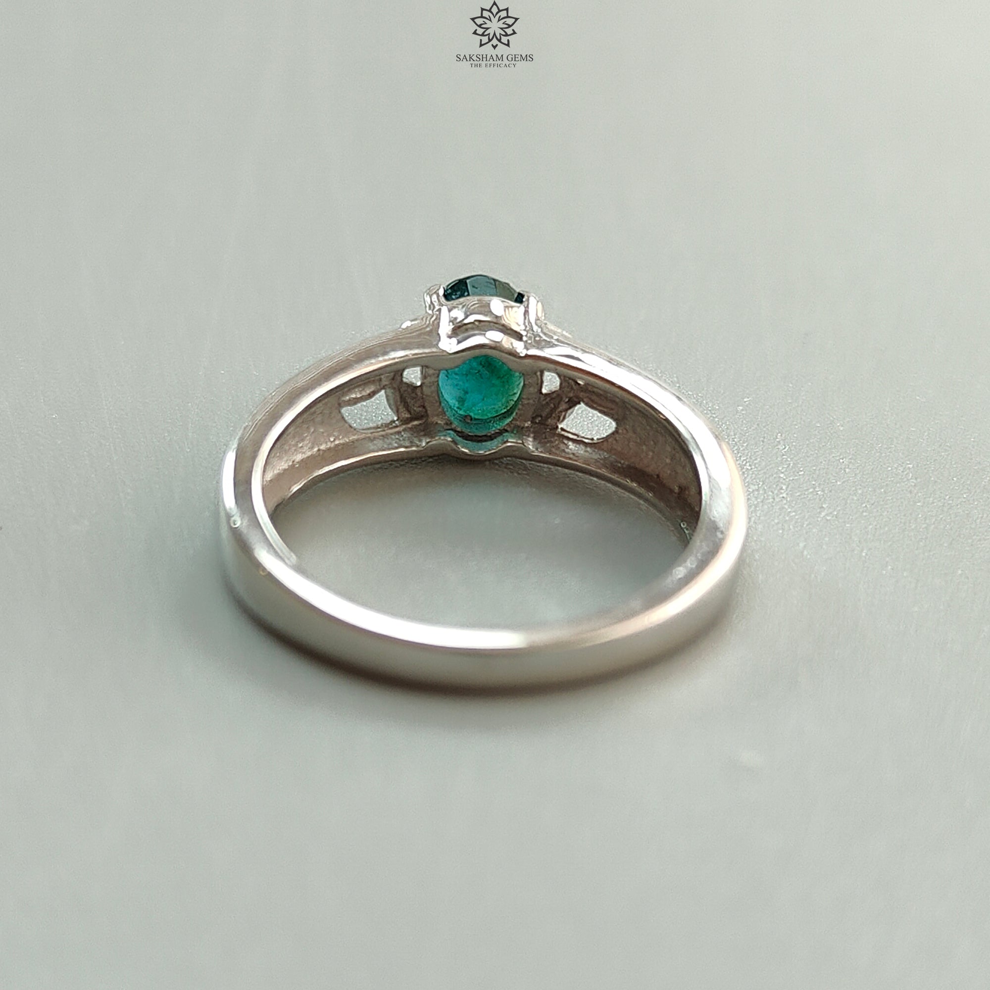 Natural Untreated Emerald Oval Faceted Cut 925 Sterling Silver Ring – 2.95gms Prong Set US Size 6.5 | Elegant Jewelry for Women, Perfect Gift for Birthday, Anniversary & Special Occasions