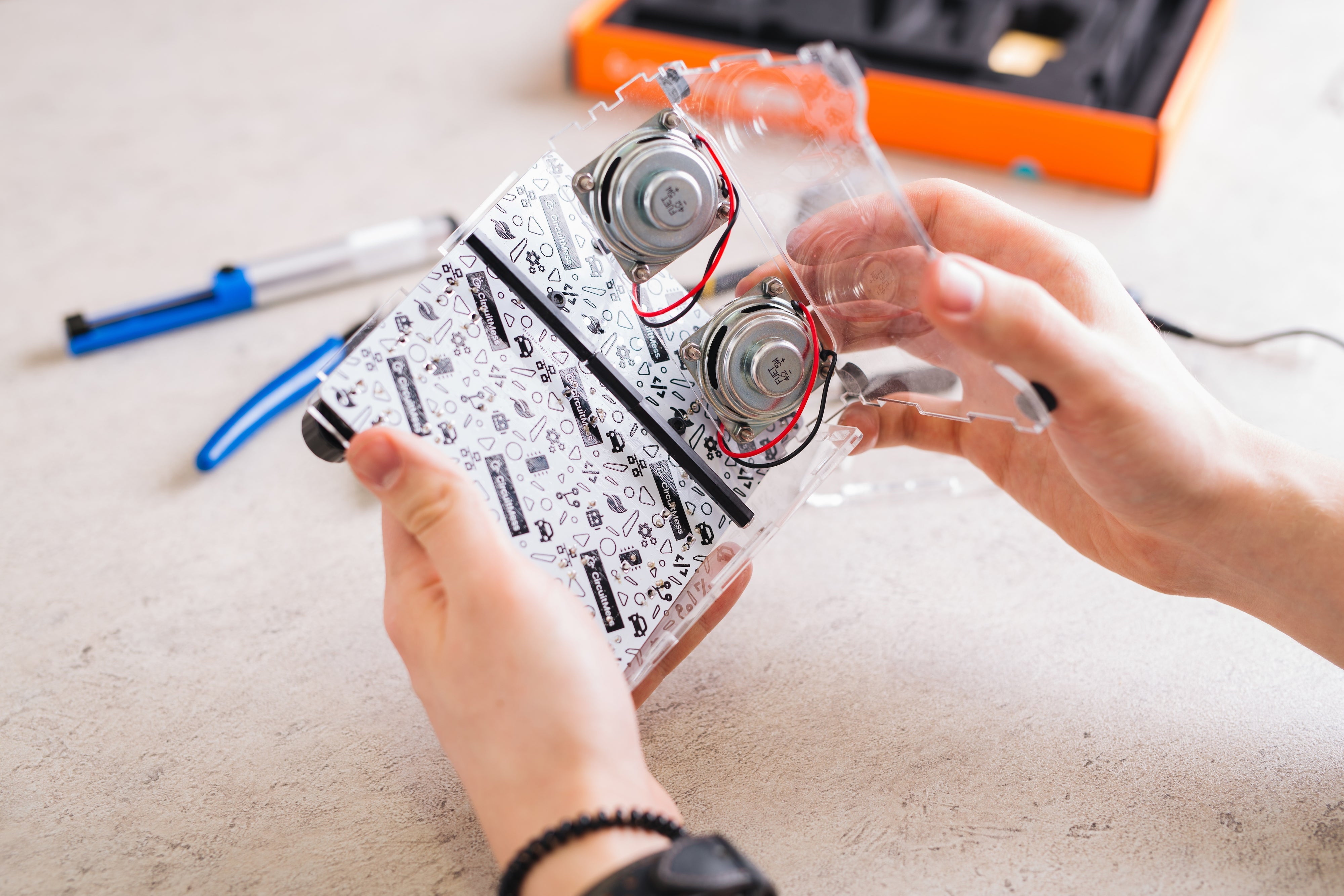 CircuitMess Jay D - DIY STEM Electronics Kit for Kids & Adults | Build Your Own Retro Gaming Console | Perfect for Learning Coding, Engineering & Fun at Home or School