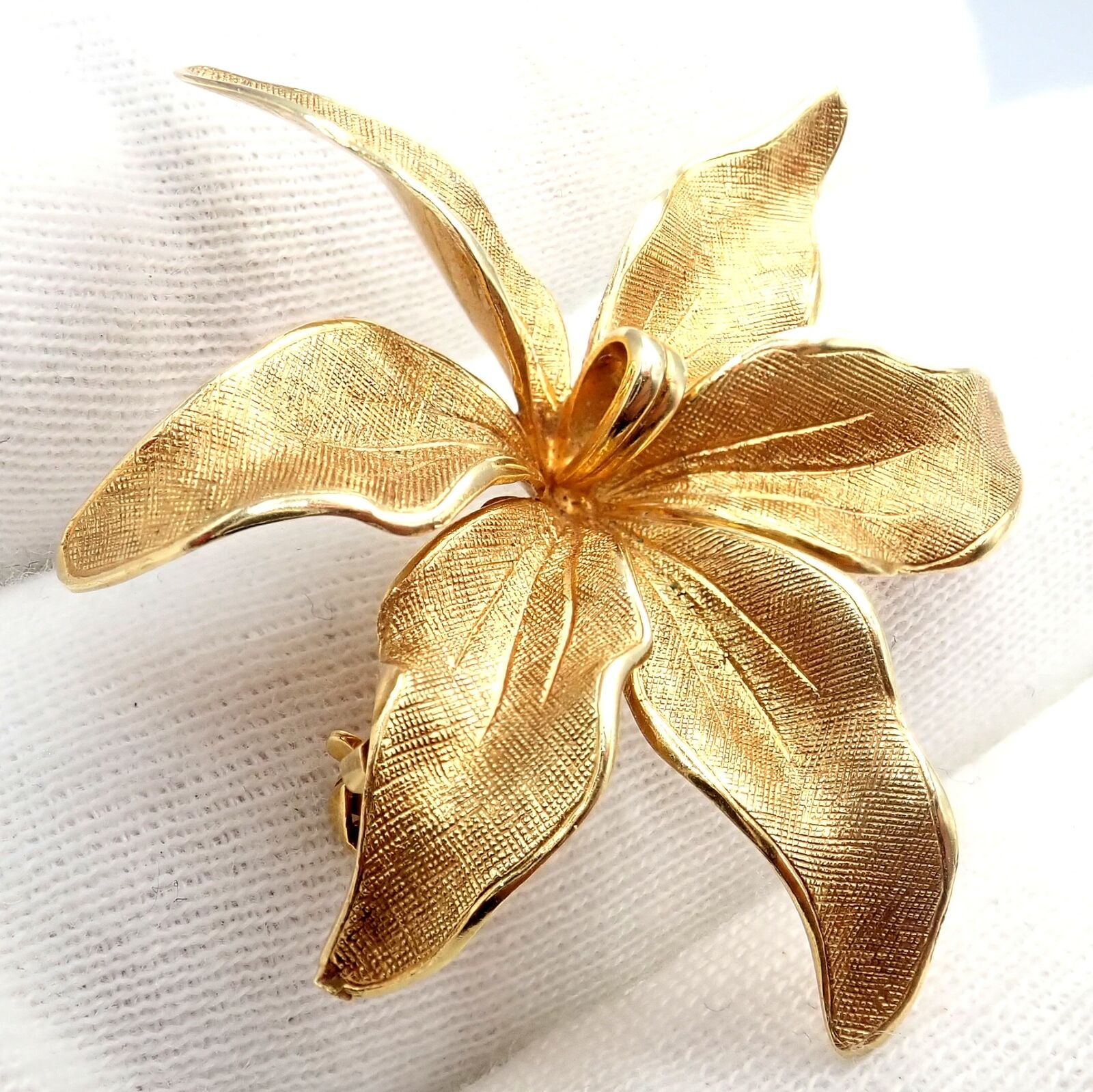 Authentic Vintage Tiffany & Co 14k Yellow Gold Germany Large Flower Pin Brooch - Elegant Jewelry for Women, Perfect for Weddings, Parties & Special Occasions