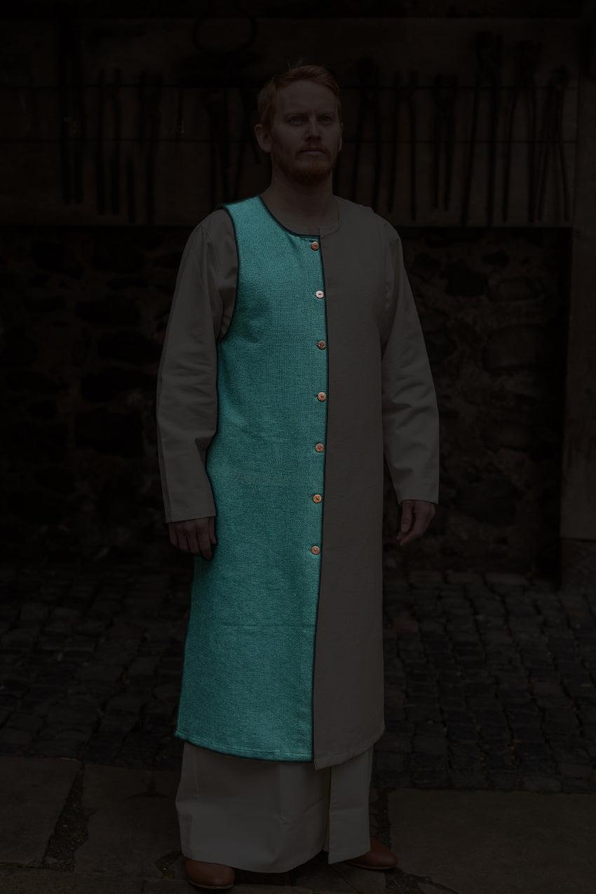 Right Side Tabard Auderic Green - Medieval Costume Accessory for Renaissance Fairs & LARP Events