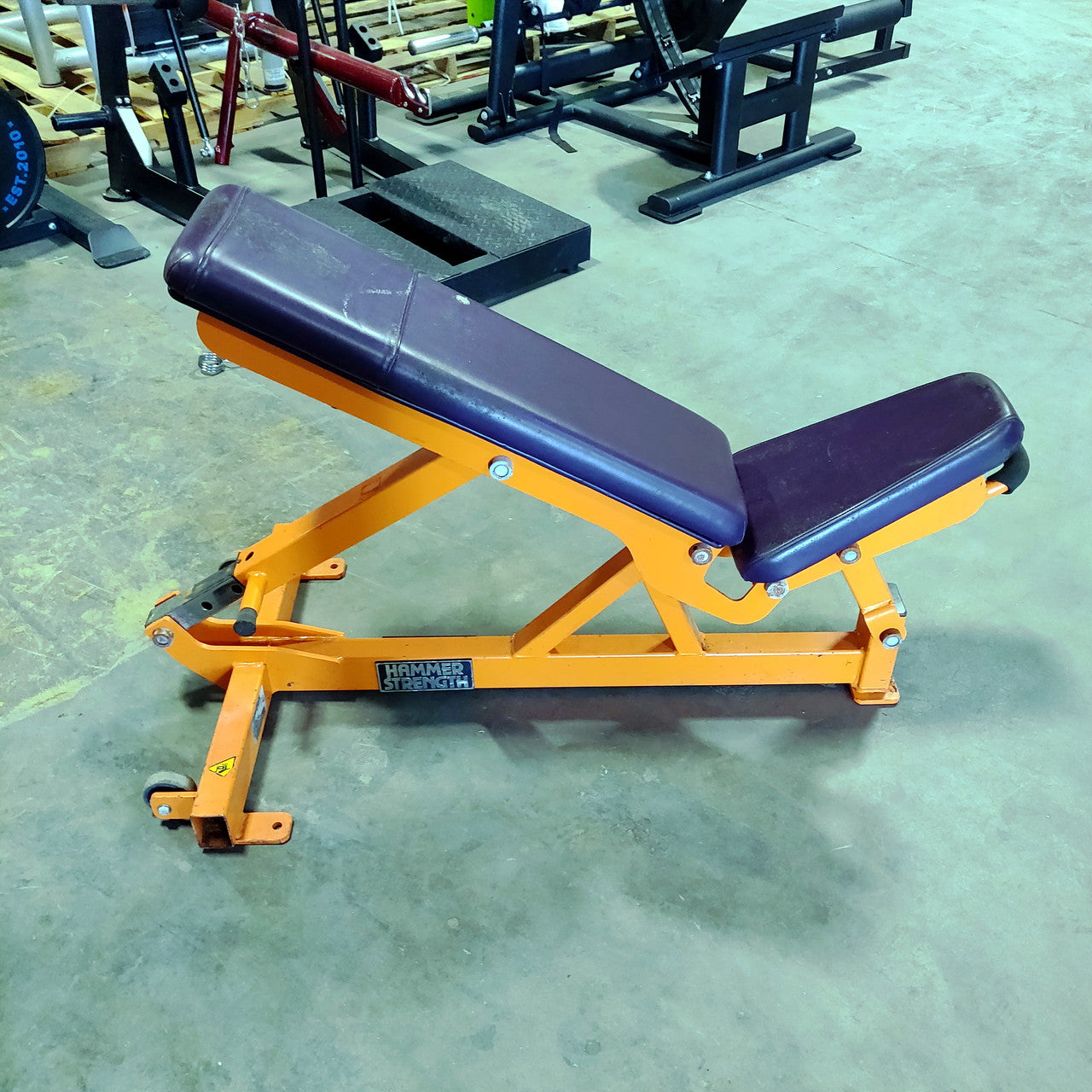 Hammer Strength 90 Degree Weight Bench - Commercial Grade Adjustable Workout Bench for Home & Gym Strength Training - Perfect for Dumbbell Press, Shoulder Workouts & Full-Body Exercises