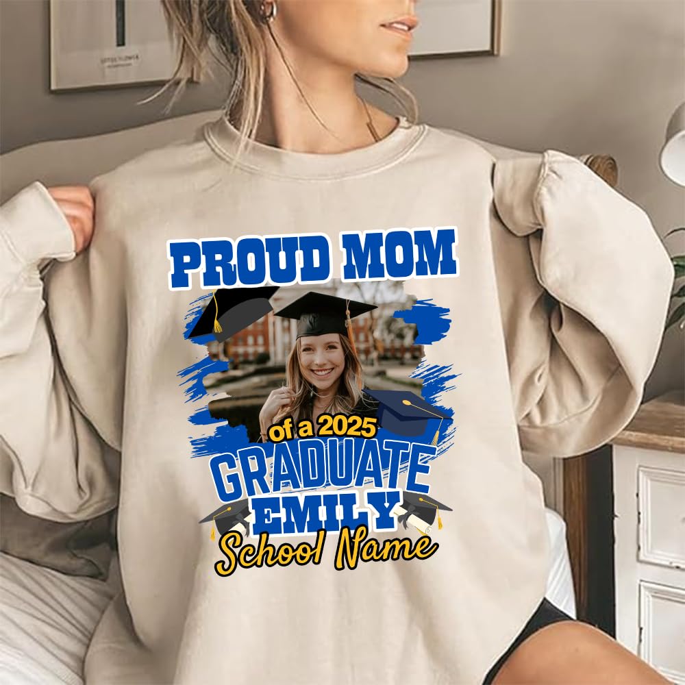 Personalized Proud Mom of a 2025 Graduate T-Shirt - Custom 2025 Graduation Gift for Moms - Perfect for Graduation Parties & Celebrations