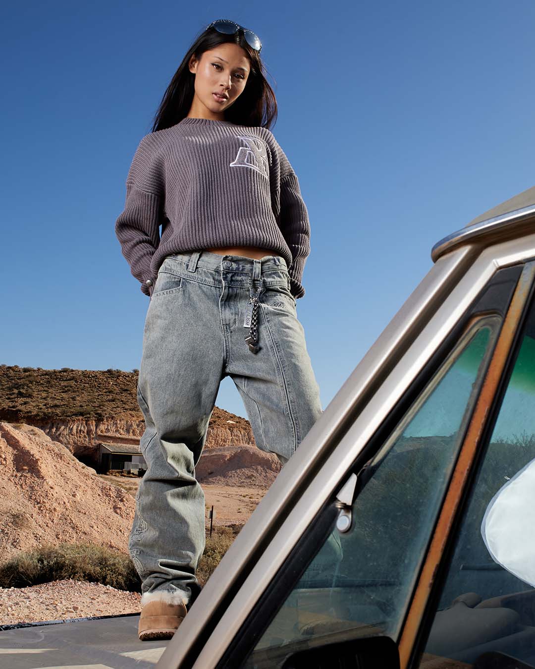 SSS Realism Vivant Knit Sweater in Charcoal - Cozy & Stylish Pullover for Fall & Winter Fashion