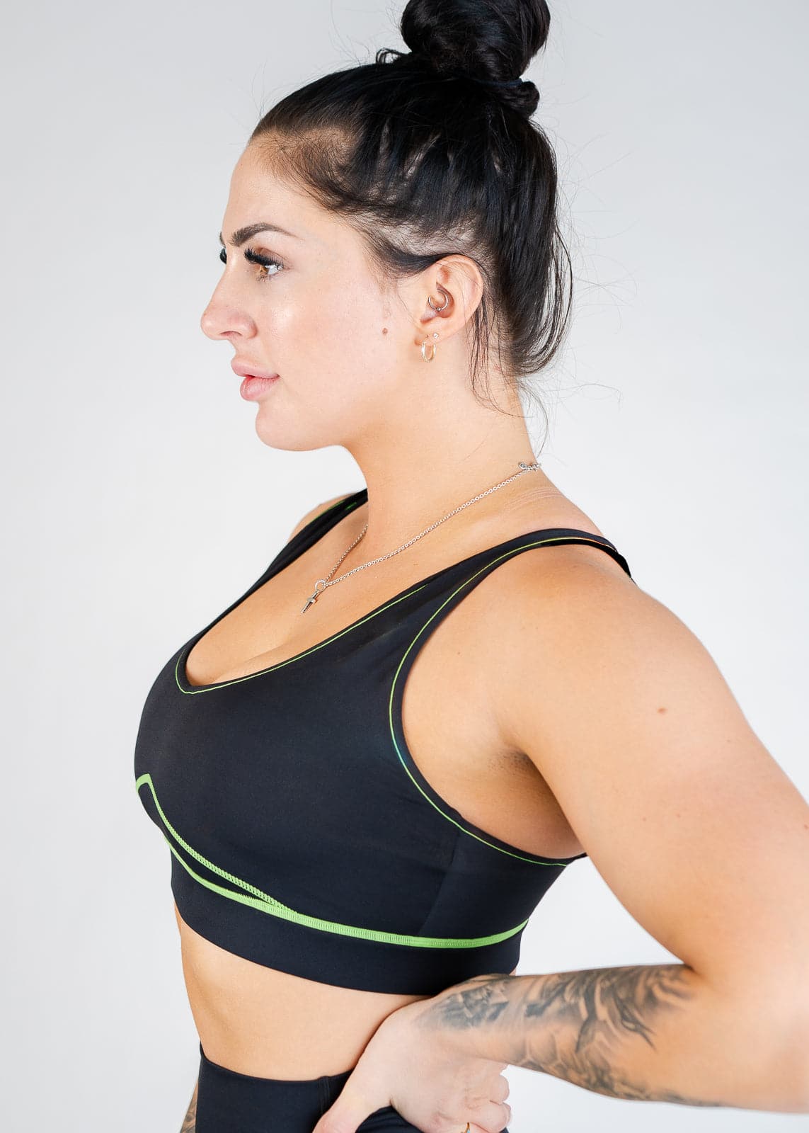 Contour Bra in Neon Green - Seamless Comfort for Yoga, Workouts & Everyday Wear