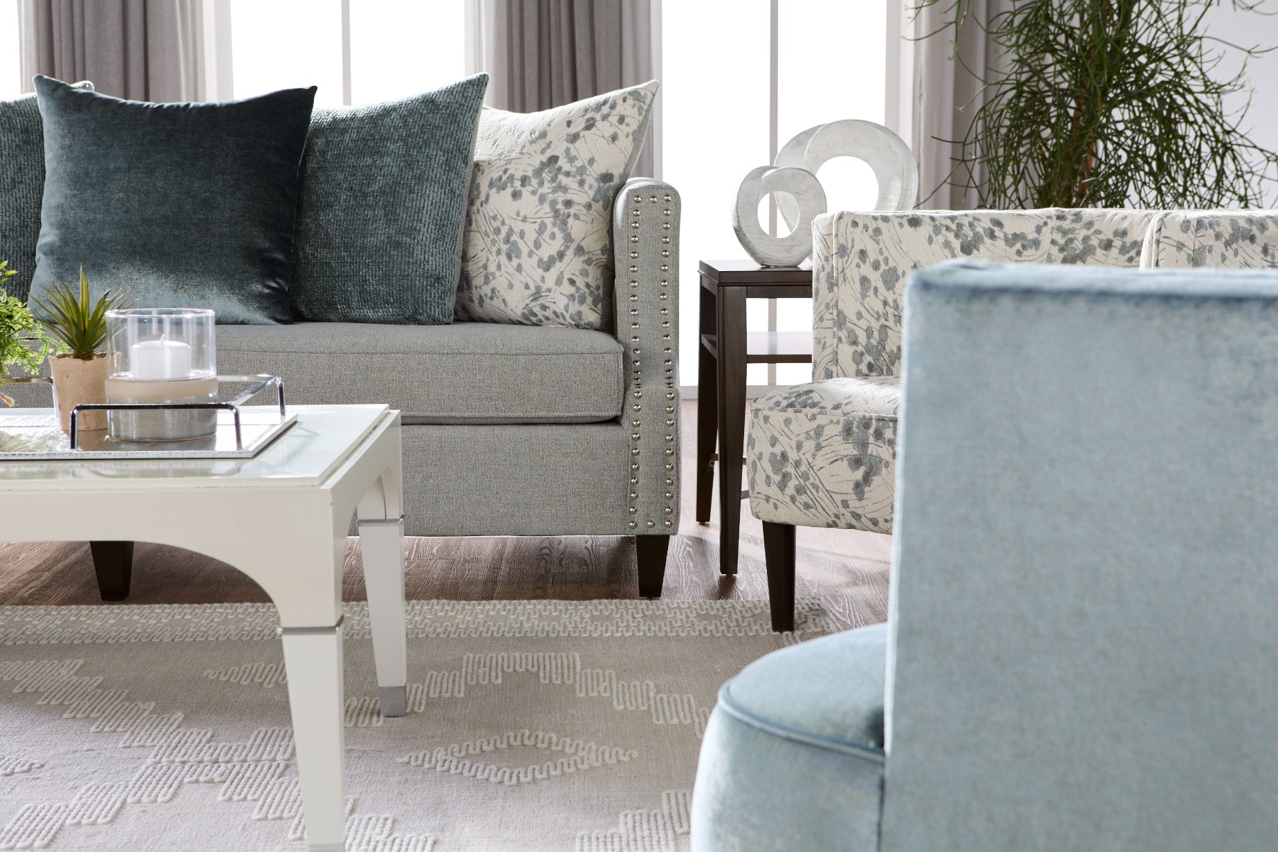 Roundhill Furniture Nari Modern Pillow Back Fabric Sofa with Nailhead Trim - Living Room Couch in Moondance Mist - Perfect for Contemporary Home & Apartment Decor