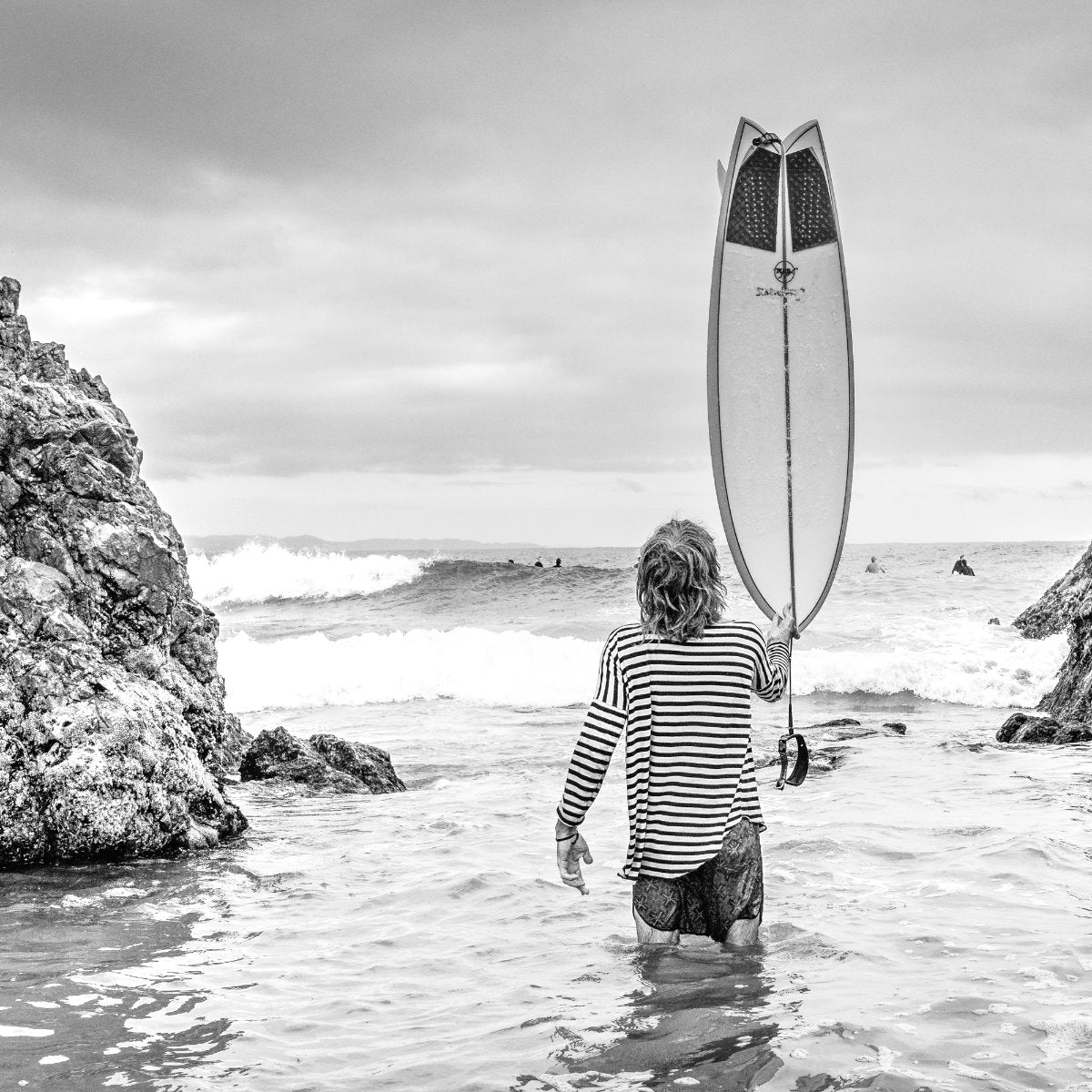 Aloha Keel Twin 6'4 Surfboard - Premium PU Construction - Blue Futures Fins - Perfect for Small Waves & Beach Cruising