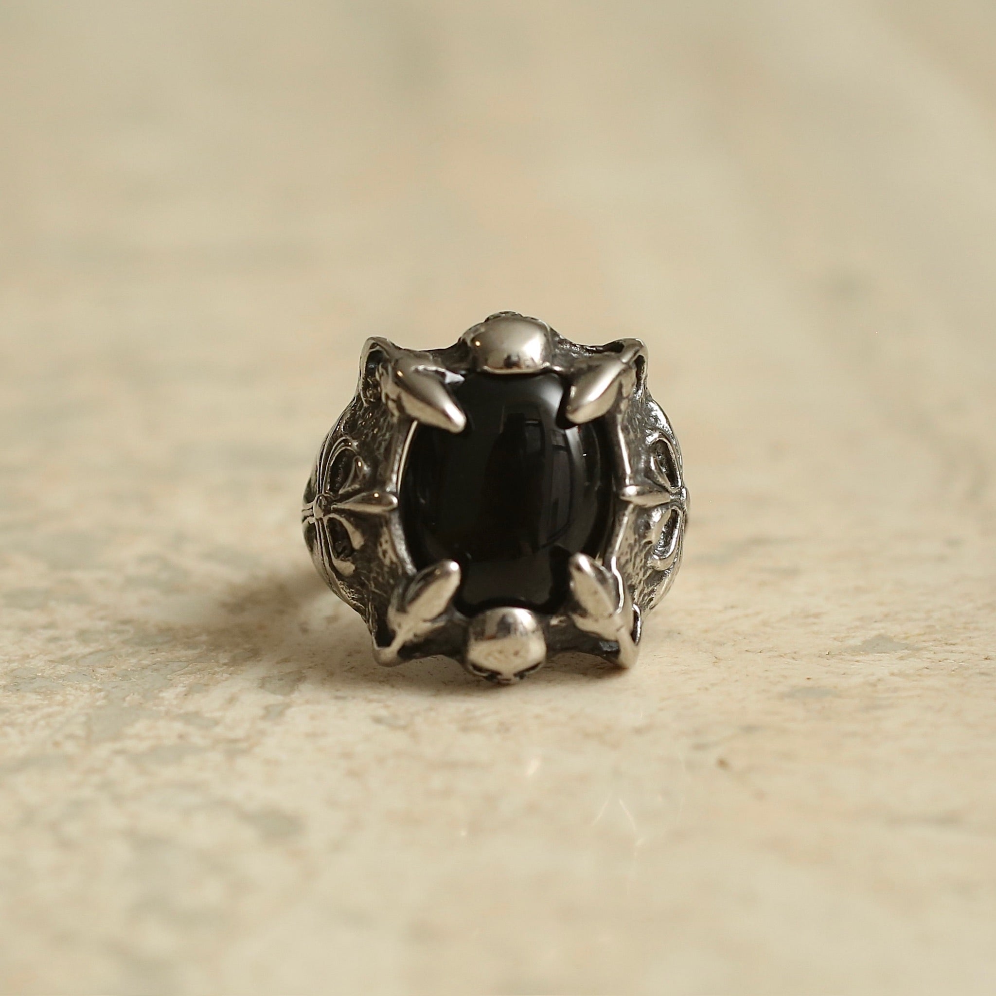 Black Onyx Stone Claw Ring - Elegant Gothic Jewelry for Women, Perfect for Halloween, Parties & Everyday Wear