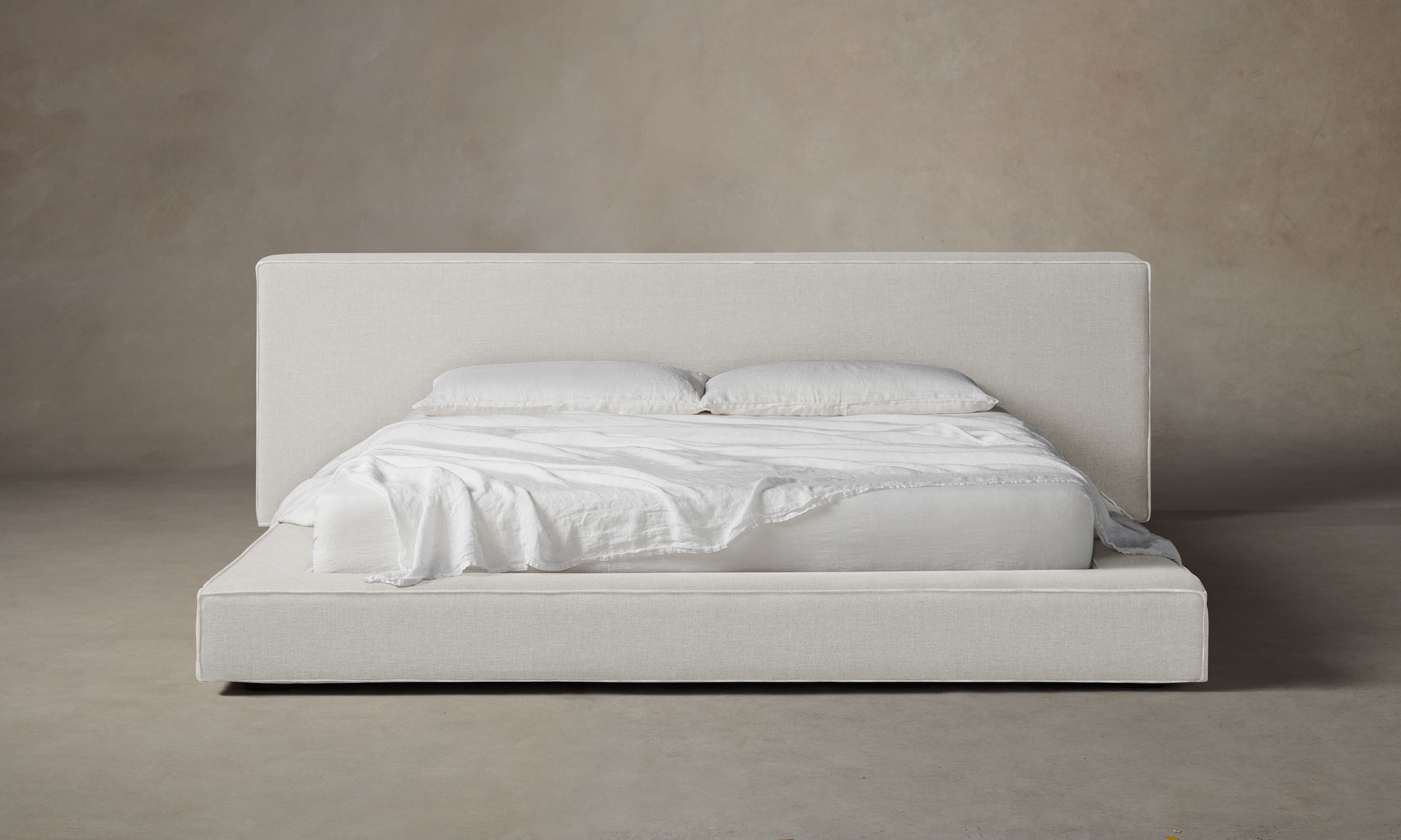 The Eldridge Bed - Premium Italian Brushed Wool Vanilla Blanket for Cozy Winter Nights & Luxury Home Decor