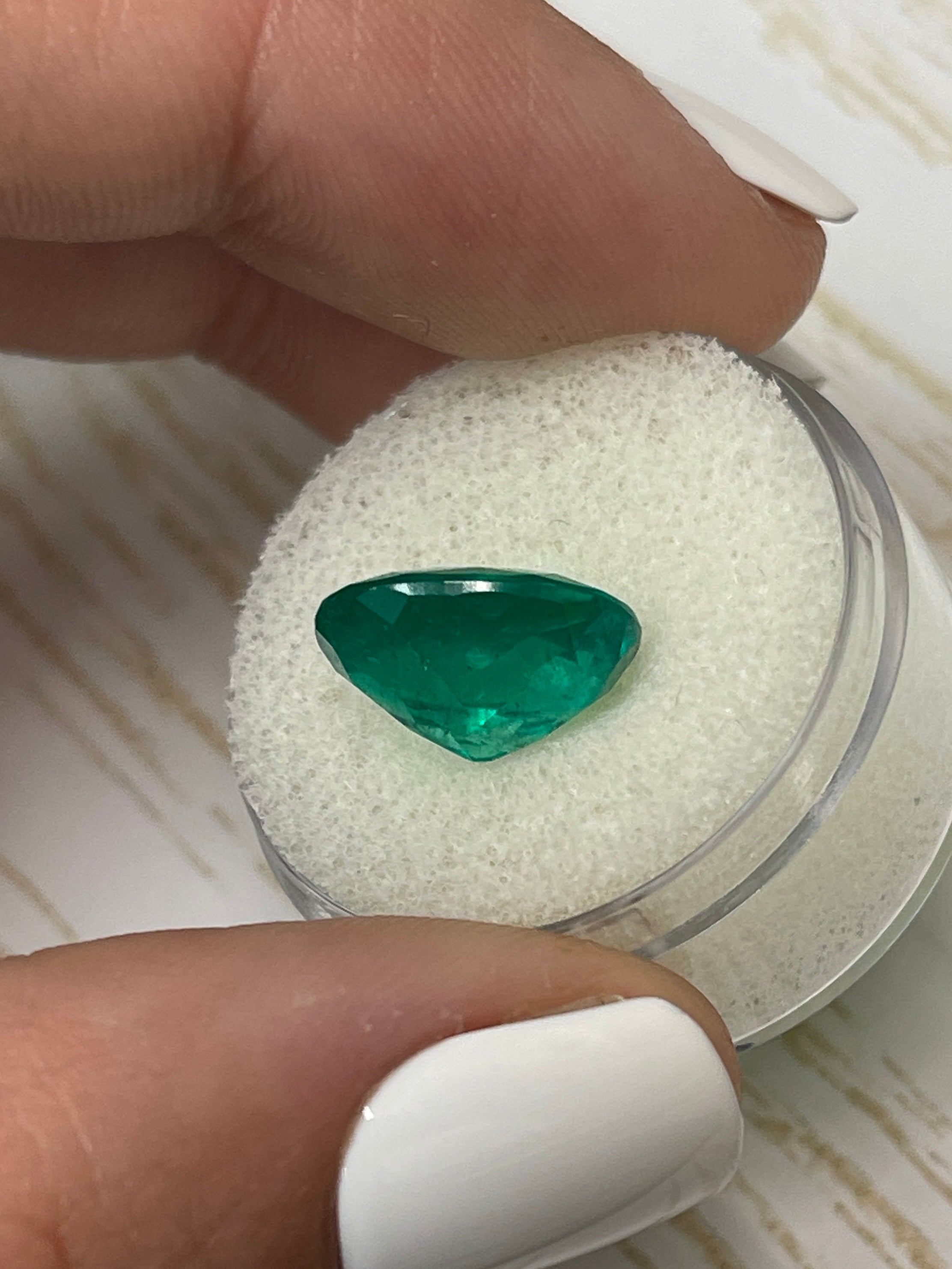 5.07 Carat Certified 13x10mm Vivid Muzo Green Natural Loose Colombian Emerald Oval Cut Gemstone for Jewelry Making, Engagement Rings & Luxury Gifts