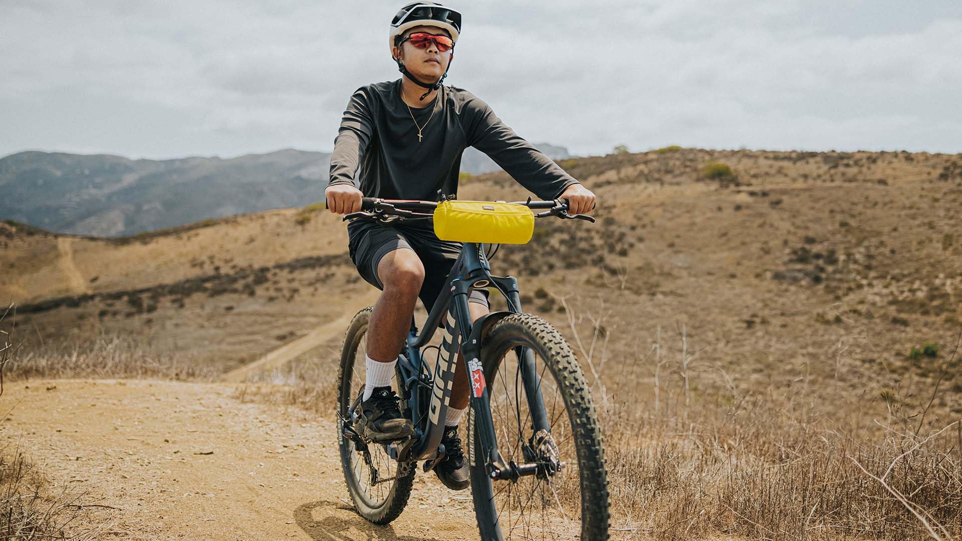 Lumiere & Co. Waterproof Bike Handlebar Bag - Front Bicycle Storage Pouch for Mountain & Road Bikes - Compact Cycling Accessories for Phone, Keys & Essentials - Perfect for Commuting, Touring & Outdoor Adventures