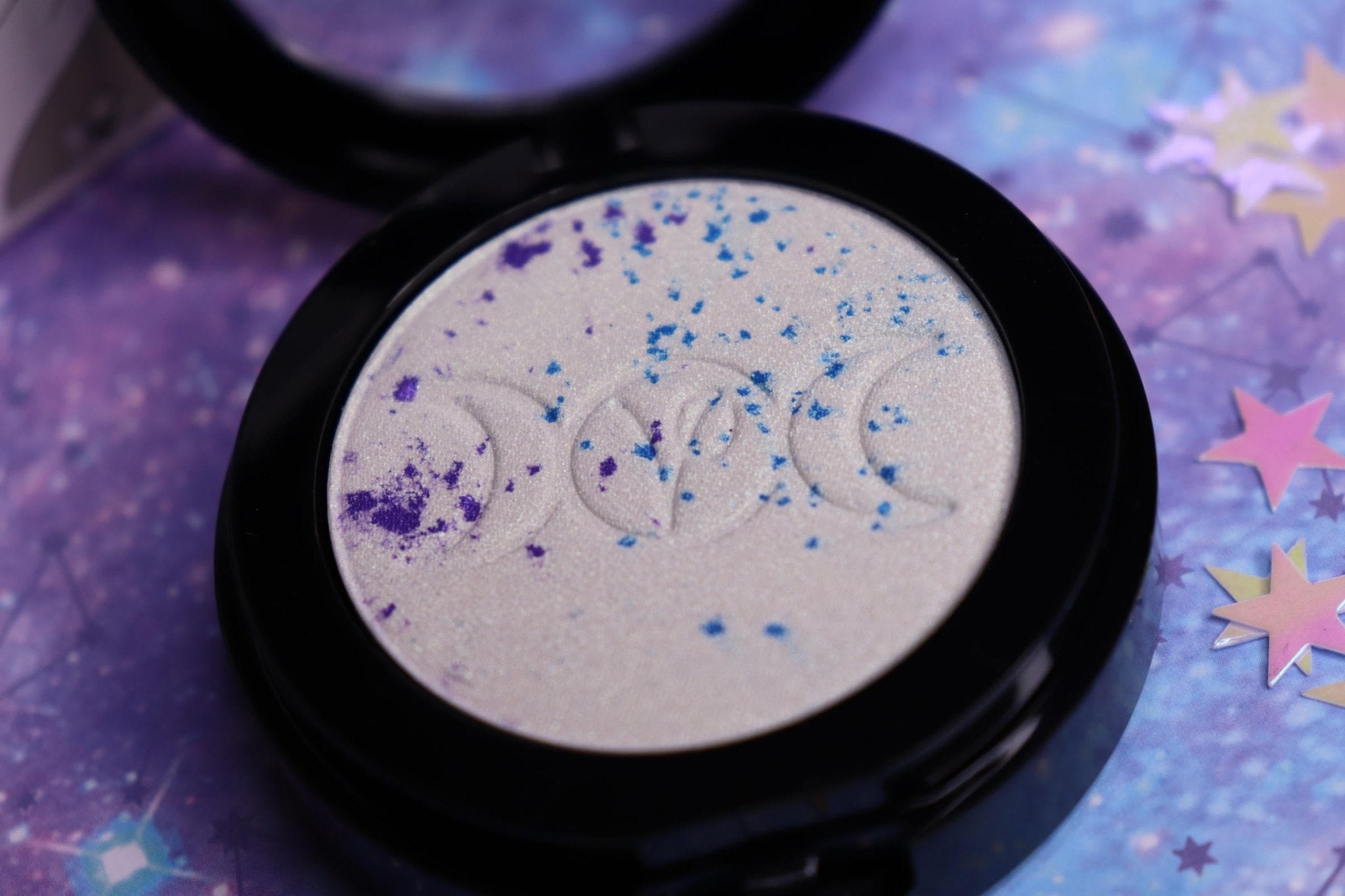 Divine Highlighter - Glow & Shine Makeup Highlighter Stick for Face & Body | Natural Glow, Long-Lasting, Vegan & Cruelty-Free | Perfect for Contouring, Cheekbones, and Special Occasions