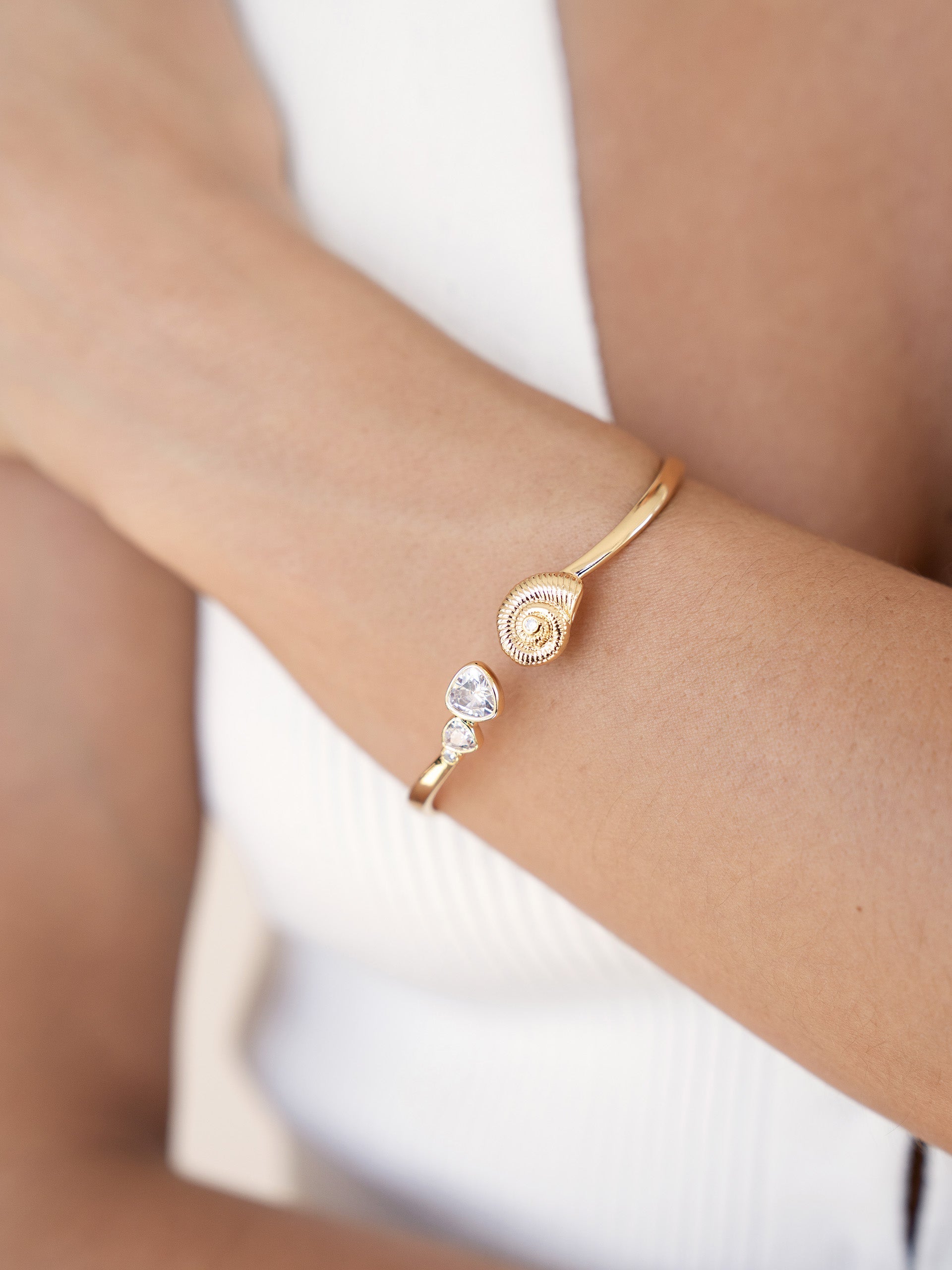 Golden Nautilus Shell Cuff Bracelet for Women - Boho Beach Jewelry - Perfect for Summer Vacations, Beach Weddings & Boho Fashion Accessories