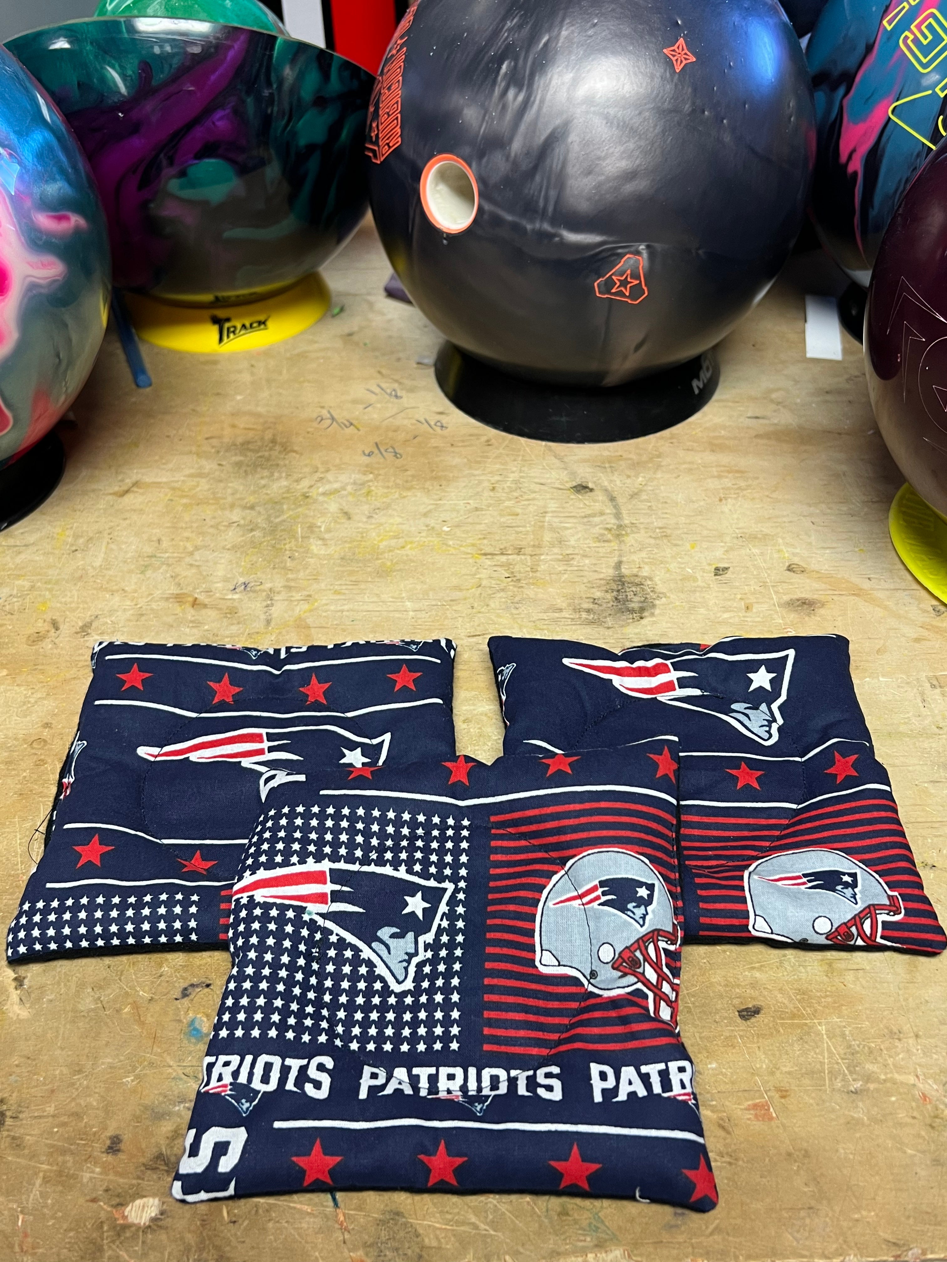 New England Patriots Official NFL Team Logo Ball Cup - Insulated Stainless Steel Travel Mug for Hot & Cold Drinks - Perfect for Game Day, Office, Camping & Outdoor Activities