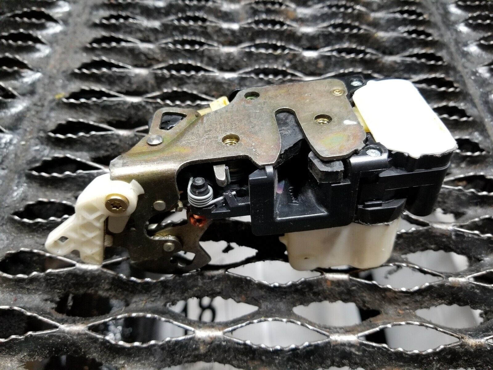 2006-2011 Cadillac DTS Rear Left Driver Side Door Lock Latch Actuator OEM Replacement Part - Perfect for Car Door Repair & Maintenance