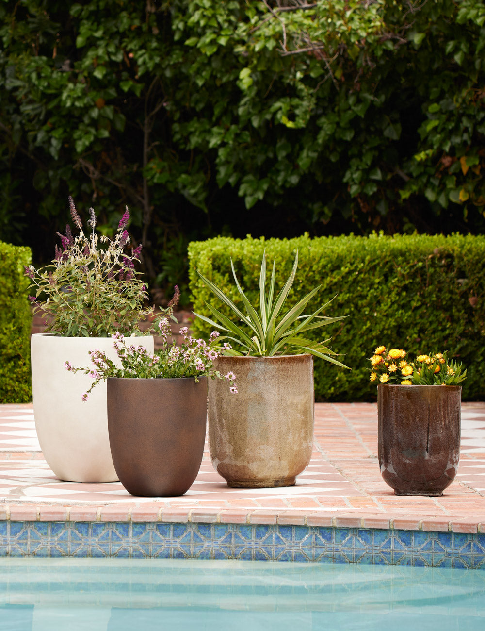 Campania International Bradford Planters - Elegant Garden Planters for Outdoor & Indoor Decor - Perfect for Patios, Balconies, and Home Gardens