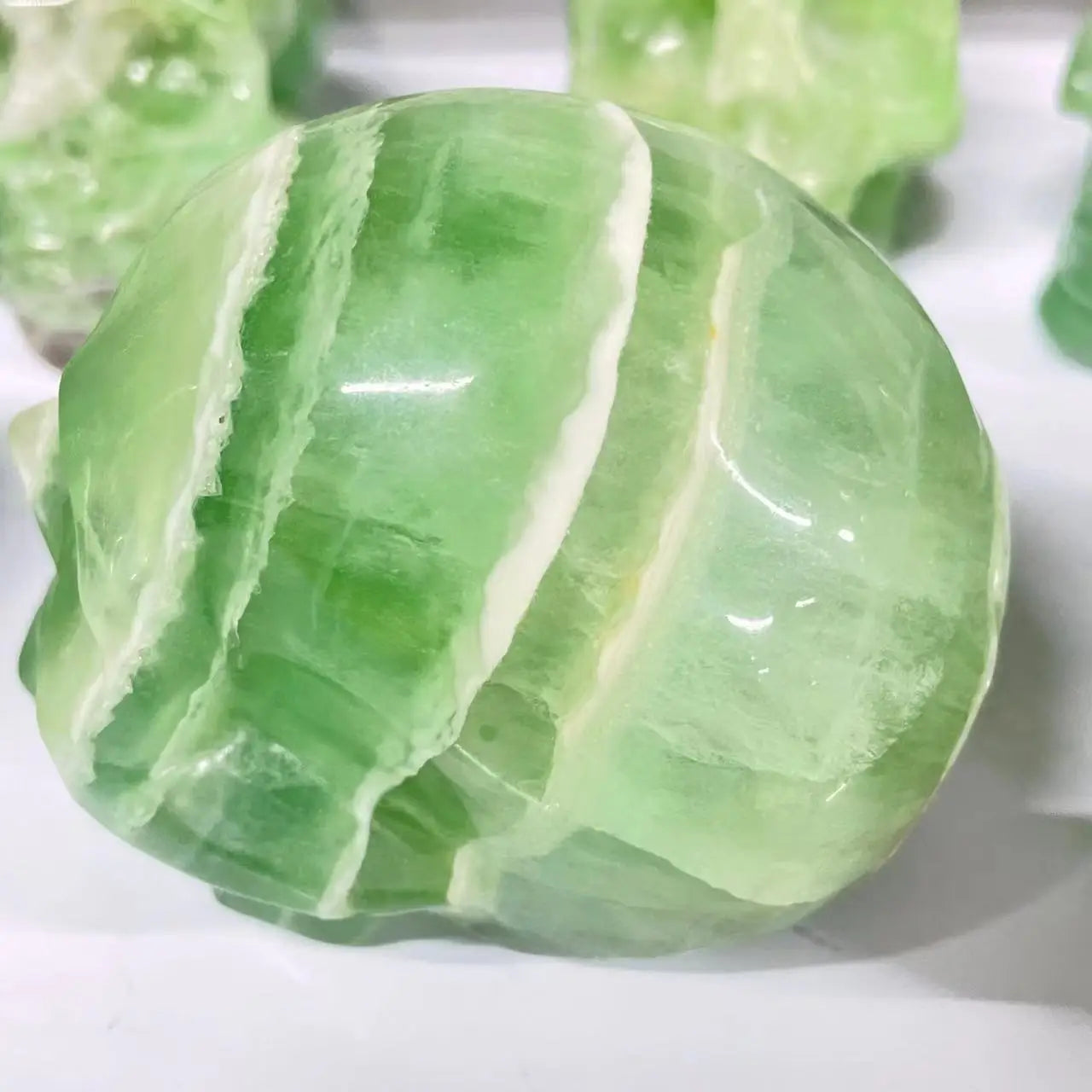 300-1500g Natural Green Fluorite Quartz Skull Gemstone - Healing Crystal for Meditation, Reiki & Home Decor - Handcrafted Spiritual Gift for Energy Balancing & Positive Vibes