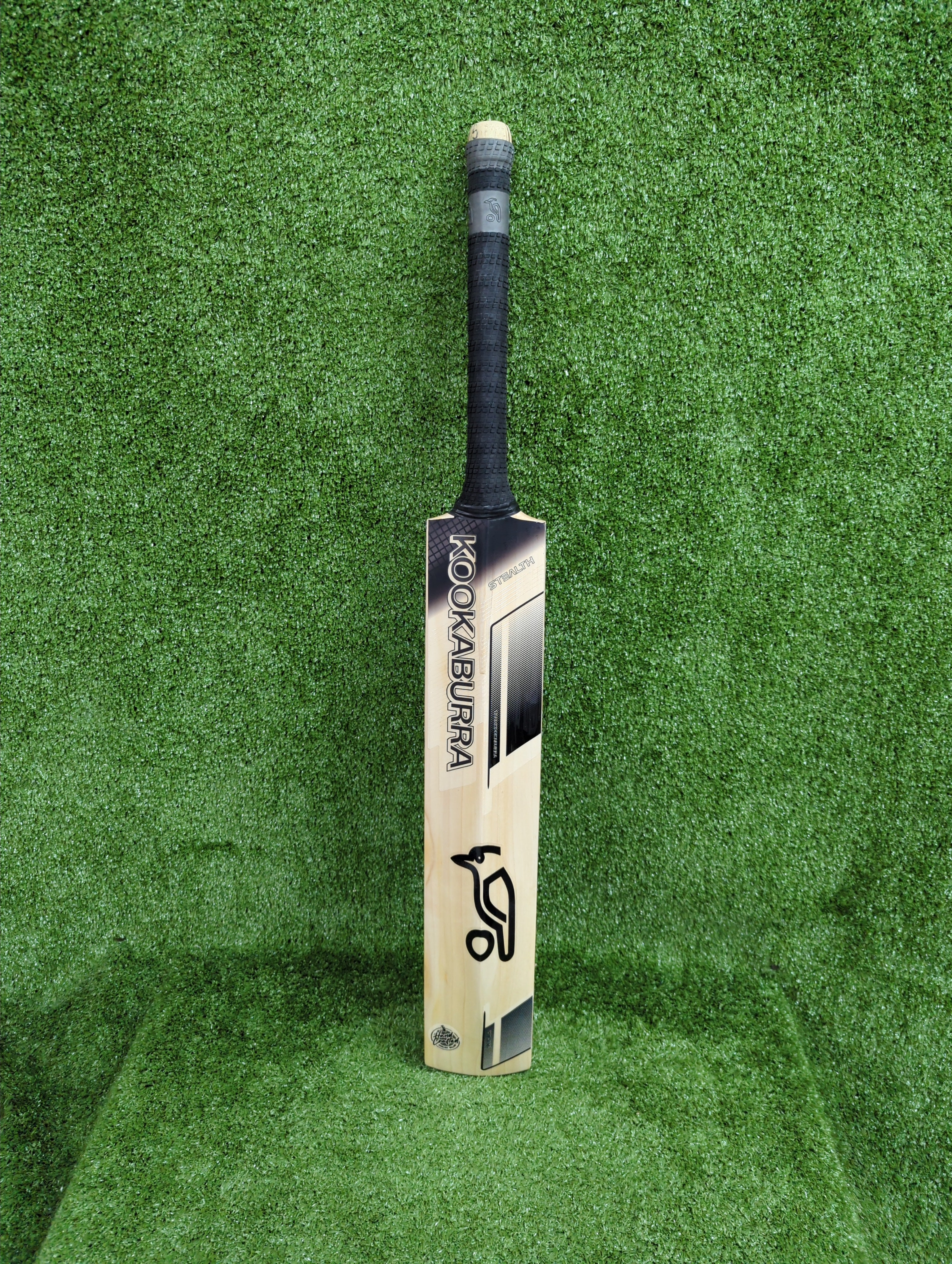 Kookaburra Stealth 6.4 Harrow English Willow Cricket Bat - Premium Professional Grade Cricket Equipment for Matches & Practice Sessions