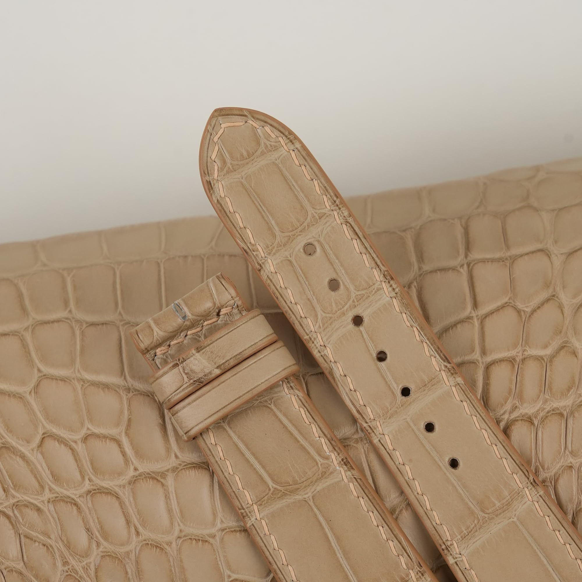 Genuine Alligator Leather Watch Bands for Men & Women - Handmade Quick Release Watch Straps 16mm-24mm - Premium Leather Watch Accessories for Apple Watch, Rolex & More - Perfect for Business, Casual & Formal Occasions (Beige)