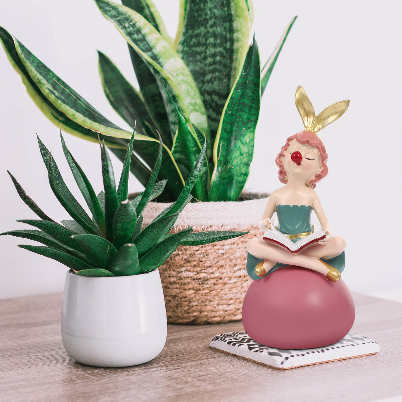 Bubble Girl Resin Figurine - Handcrafted Desktop Ornament, Creative Home & Office Decor for Shelves, Desks, and Gift Giving
