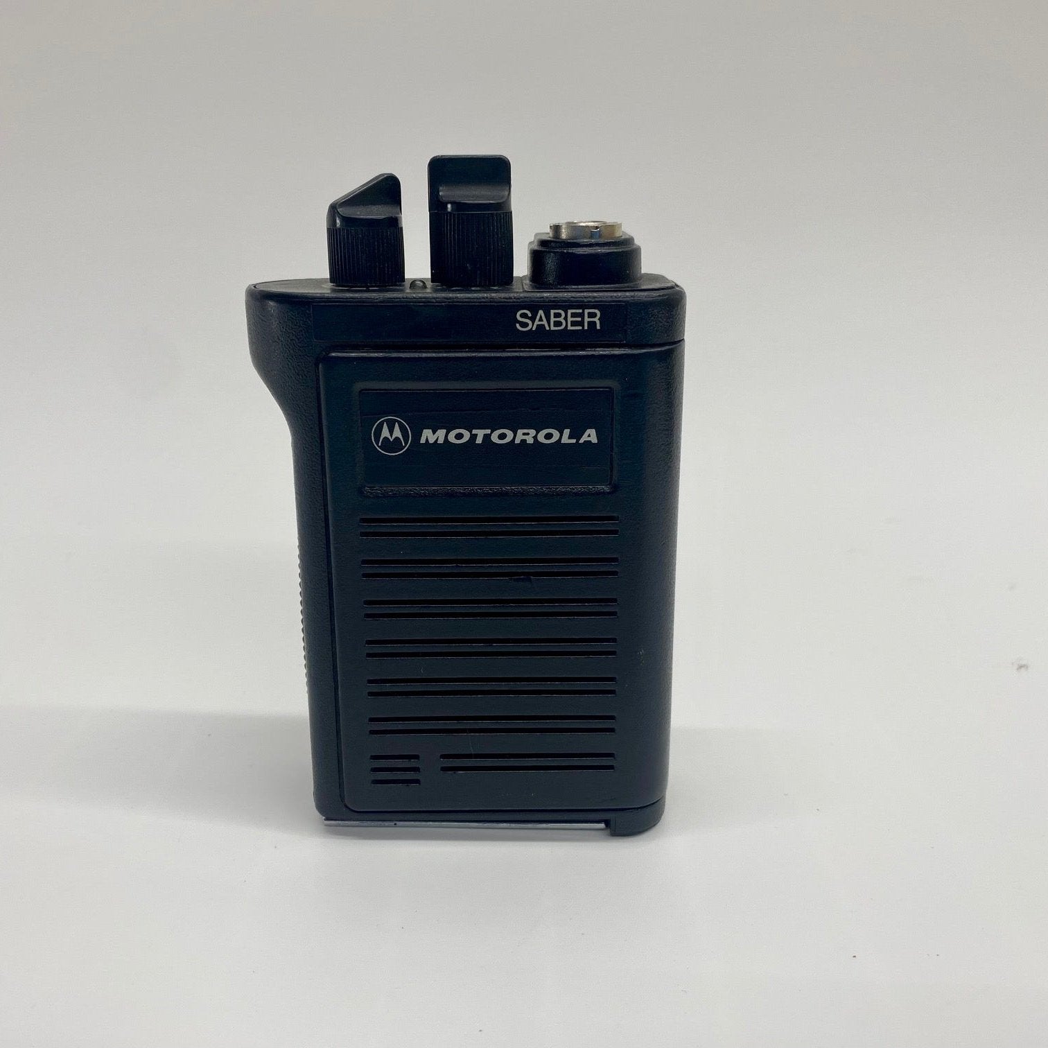 Motorola SABER H99SA+053H UHF Two-Way Portable Radio - Long Range Communication for Construction, Security & Outdoor Adventures
