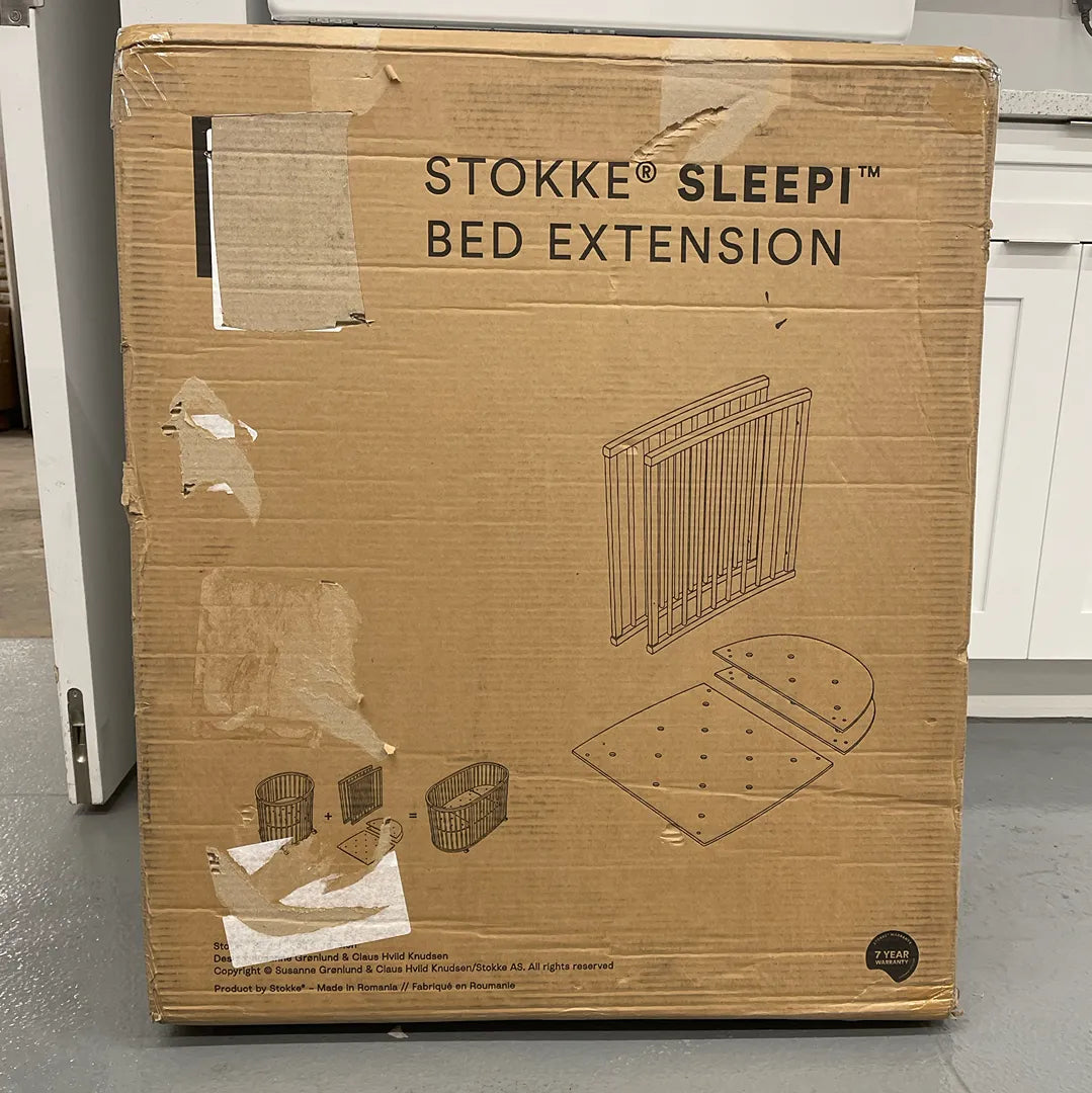 Stokke Sleepi Bed Extension V3 - White | Expandable Baby Crib for Growing Toddlers | Perfect for Nursery, Bedroom & Travel