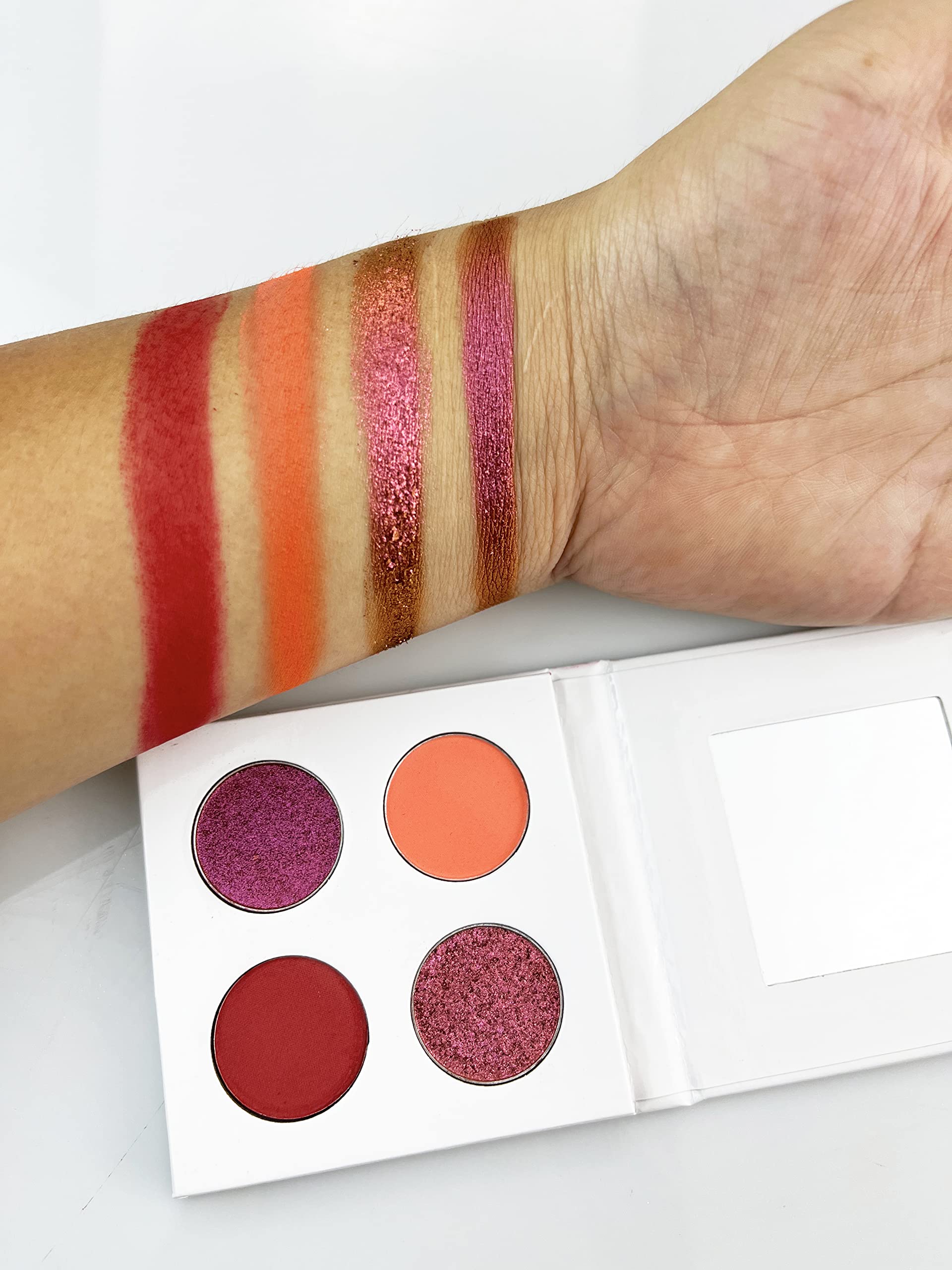 4-Color Pigmented Eyeshadow Palette - Matte & Duochrome Shades, Creamy Blendable Formula, Long-Lasting Natural Makeup for Day & Night Looks | Perfect for Parties, Weddings & Professional Makeup