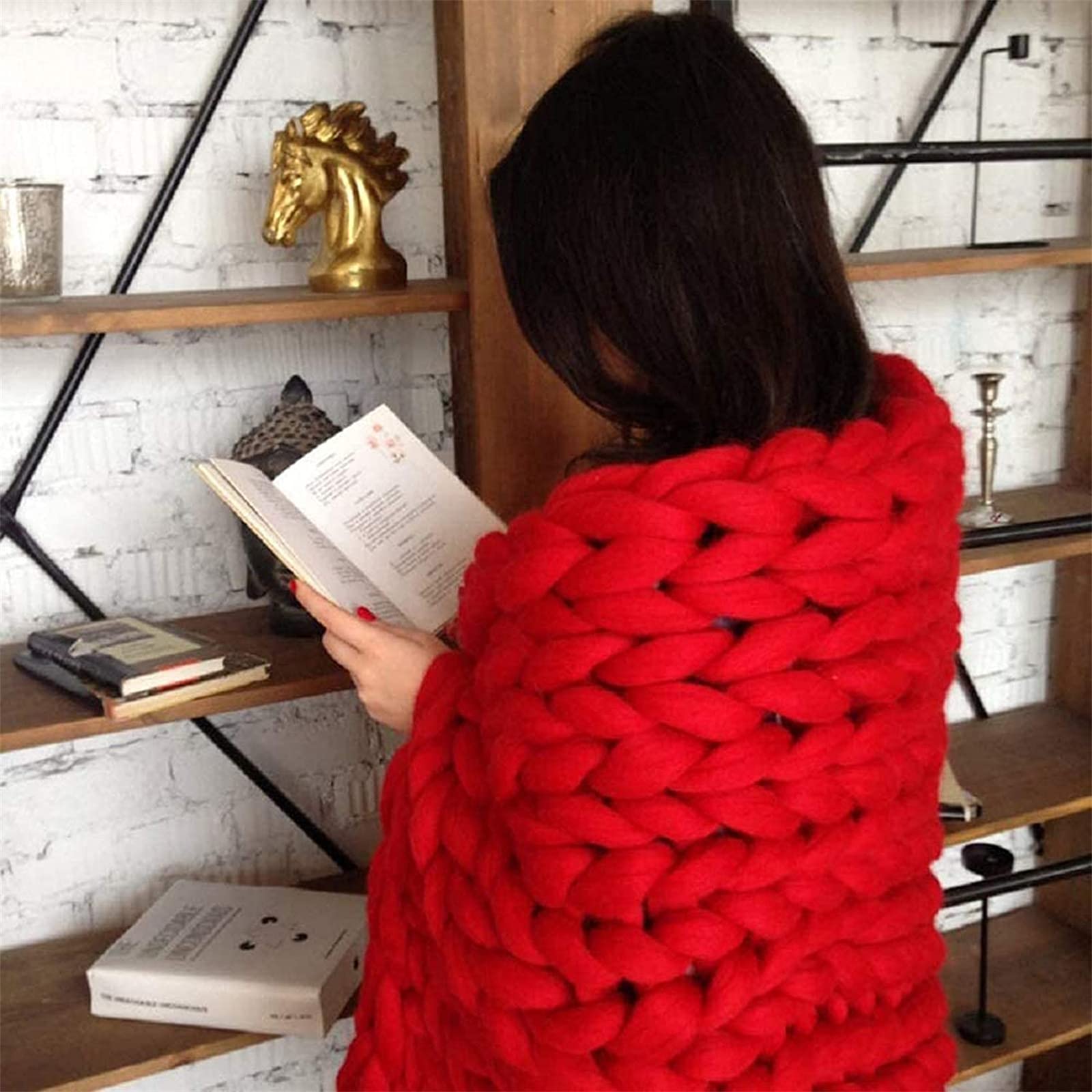 Chunky Knit Wool Throw Blanket - Soft, Warm & Cozy Oversized 100x150cm Red Blanket for Couch, Sofa, Bed & Home Decor - Perfect for Living Room, Yoga & Winter Snuggles