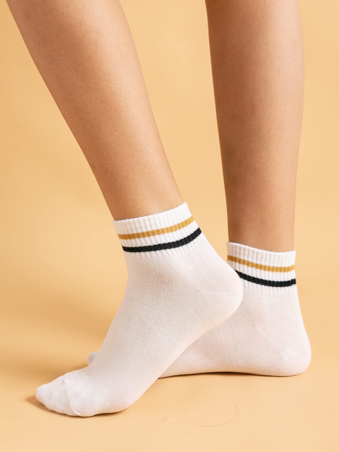OYOANGLE Women's 8 Pairs Striped Print Ankle Socks - Lightweight Athletic Running Socks for Women - Perfect for Jogging, Gym Workouts & Everyday Comfort