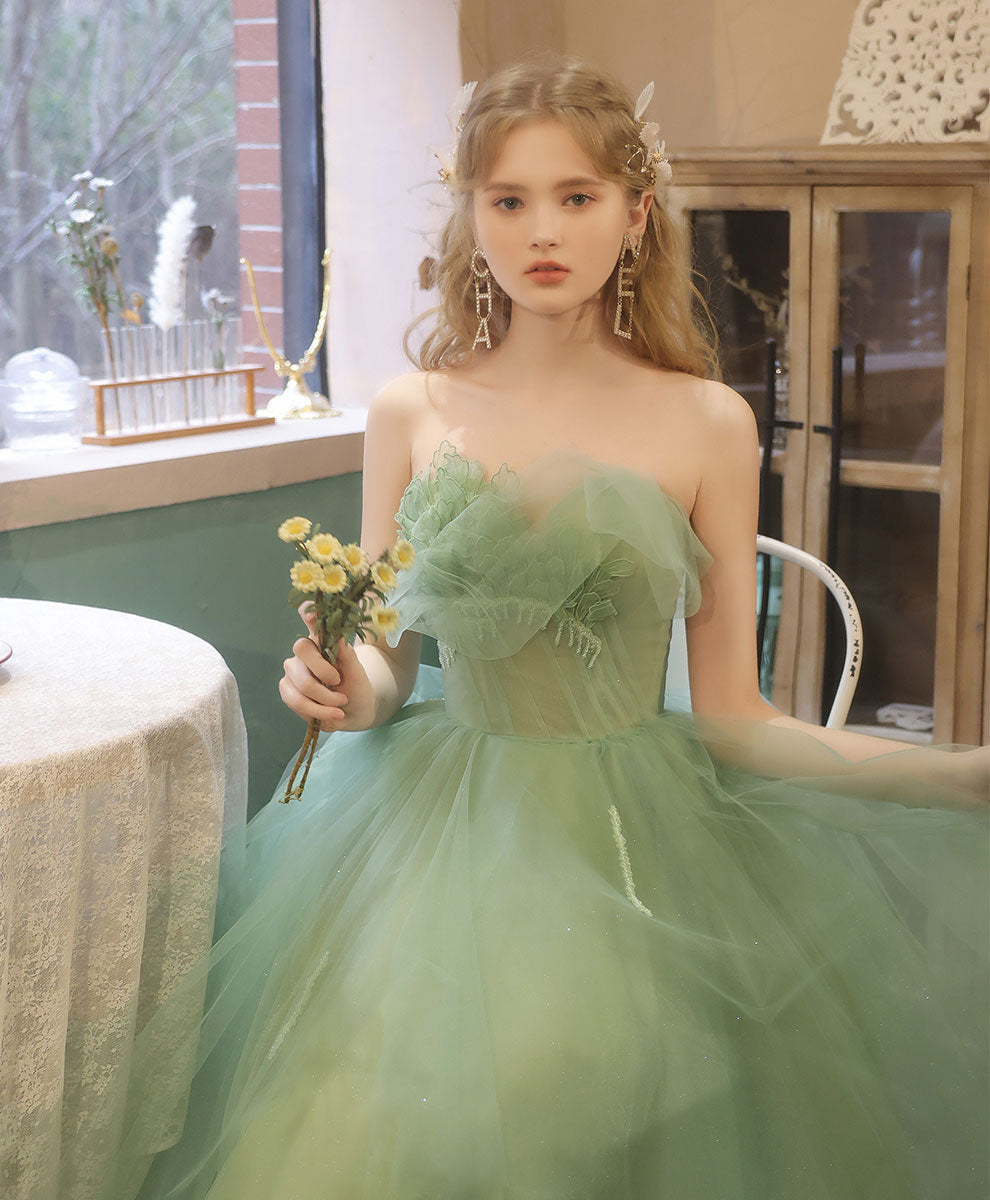 Elegant Green Tulle Tea-Length Prom Dress with Lace Applique & Beading - Perfect for Homecoming, Formal Dances & Special Occasions