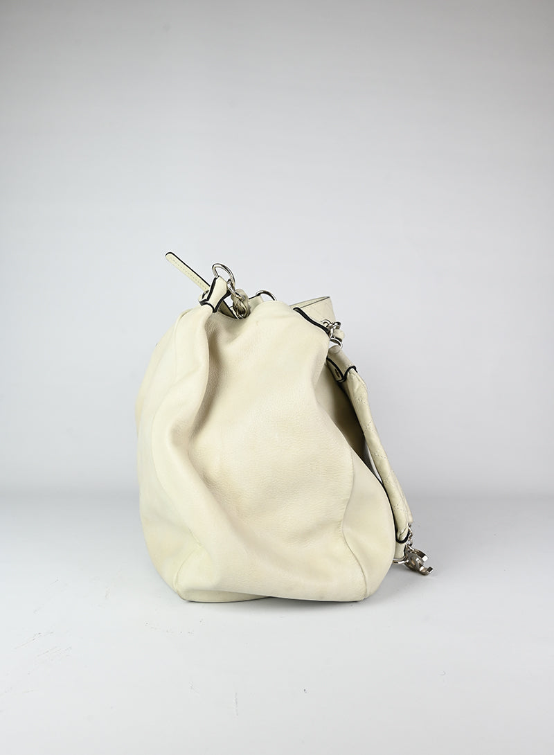 Chanel White Leather Maxi Bag - Luxury Handbag for Women, Perfect for Everyday Use & Special Occasions