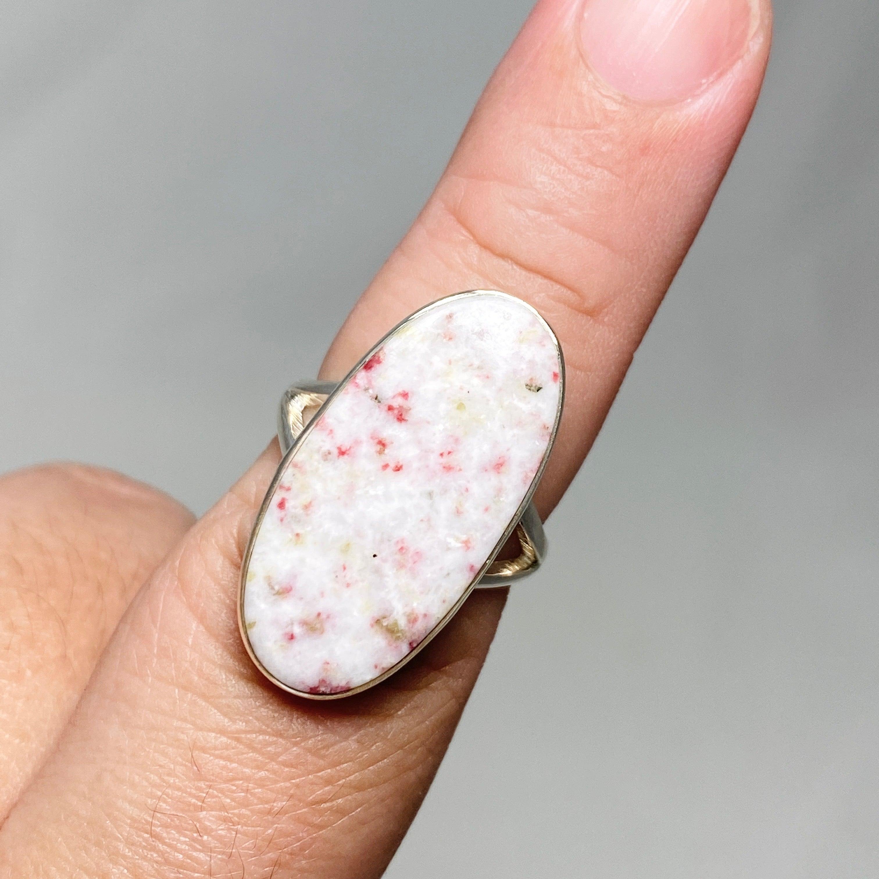 Cinnabar Oval Split Band Ring for Women - Size 8 KRGJ3174 - Elegant Jewelry Gift for Birthday, Anniversary & Special Occasions