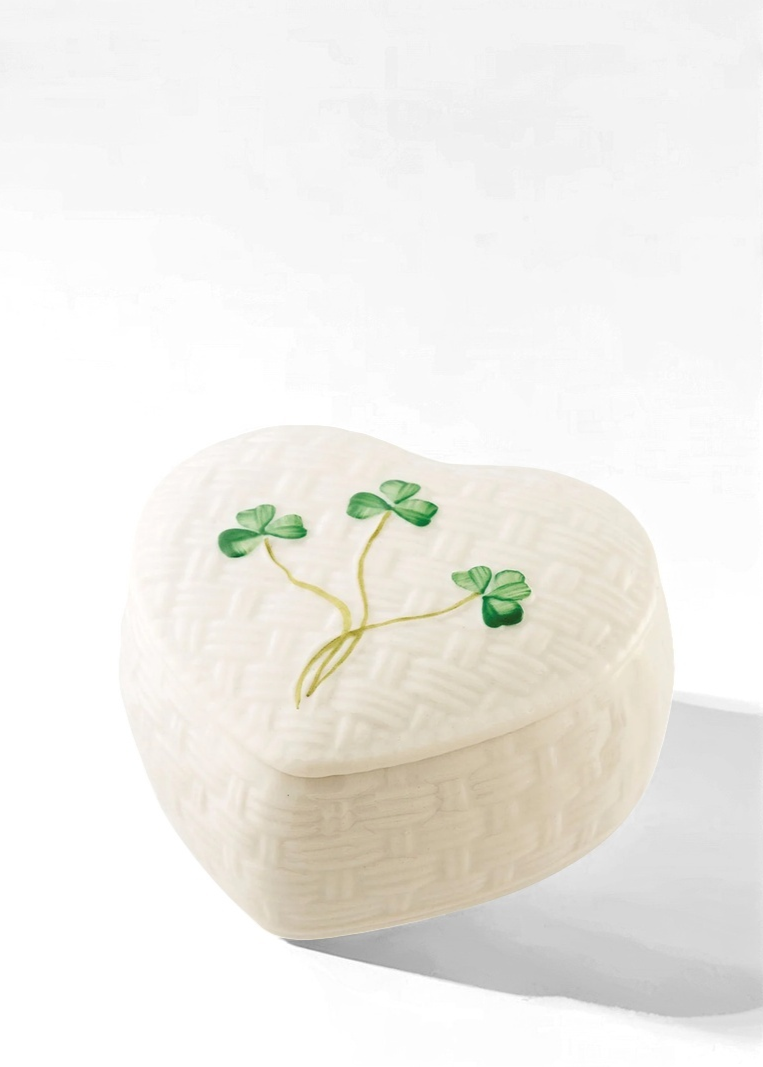 Belleek Classic Kylemore Trinket Box - Handcrafted Porcelain Jewelry Storage with Floral Design | Perfect for Rings, Earrings & Keepsakes | Gift for Women, Bridal Shower & Anniversary