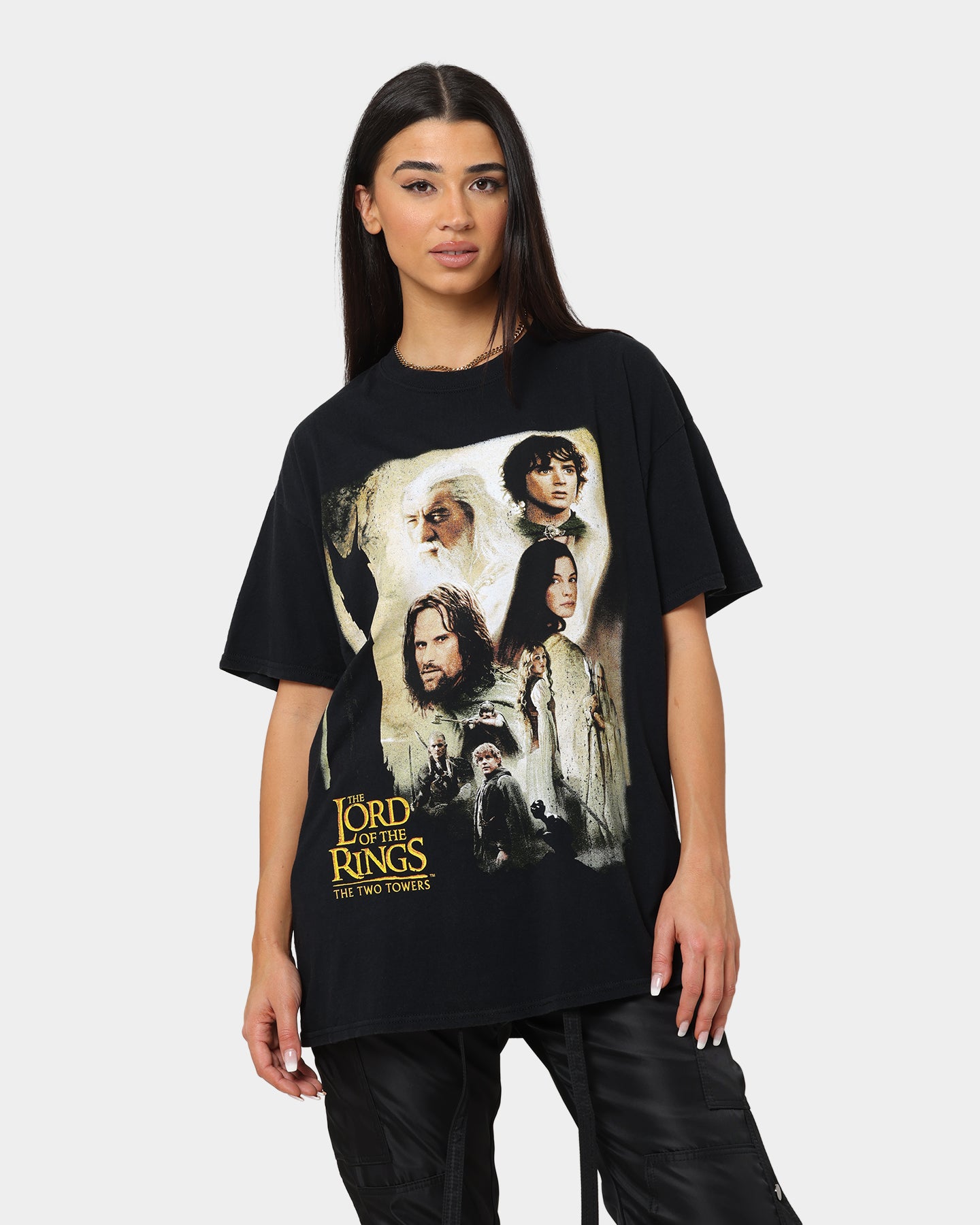 Vintage Lord of The Rings The Two Towers Poster T-Shirt - American Thrift Washed Black Tee for Movie Fans & Collectors | Perfect for Cosplay, Gifts & Casual Wear