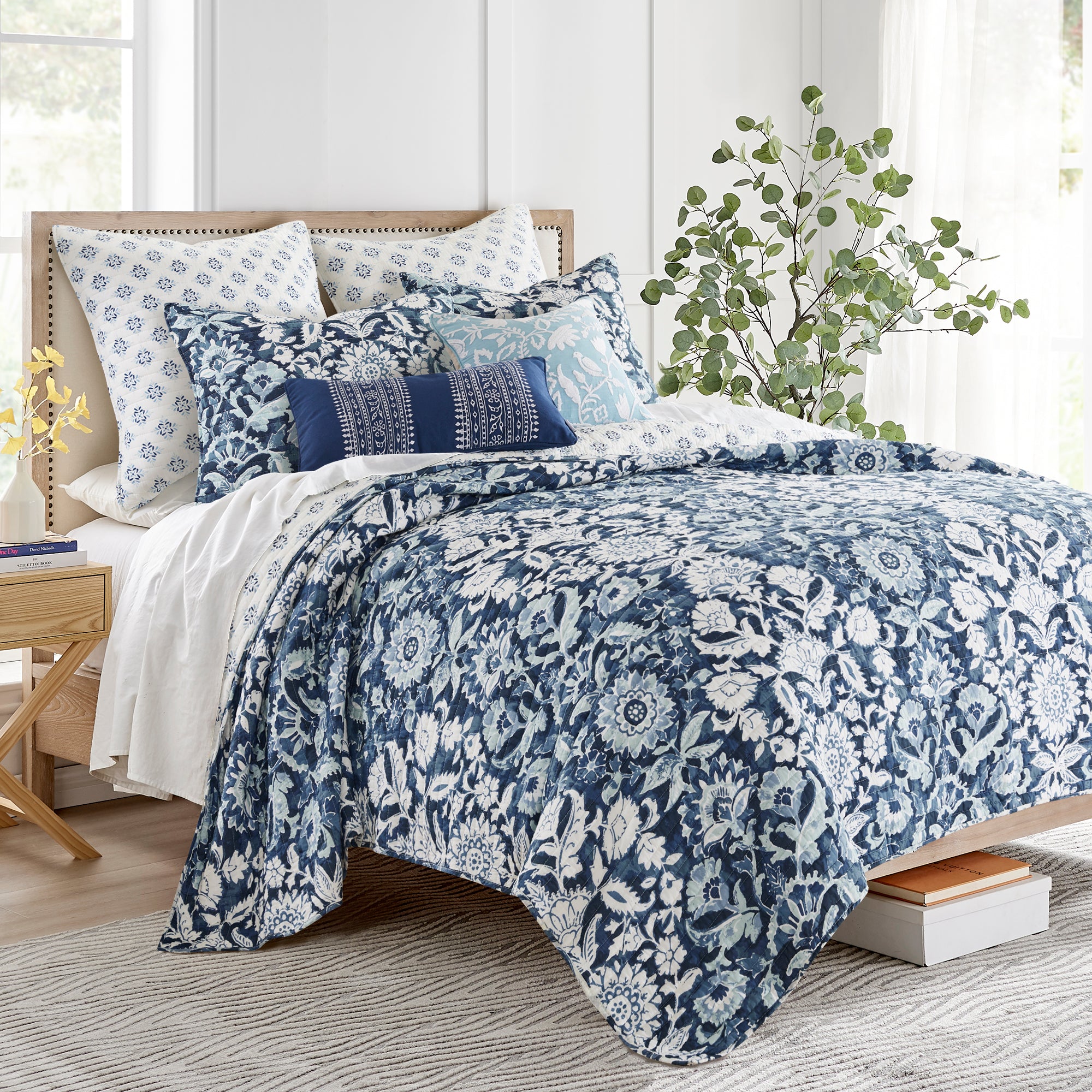 Laure Indigo Quilt Set - Queen Size 100% Cotton Bedding Set with Pillow Shams - Perfect for Cozy Bedrooms & Guest Room Decor