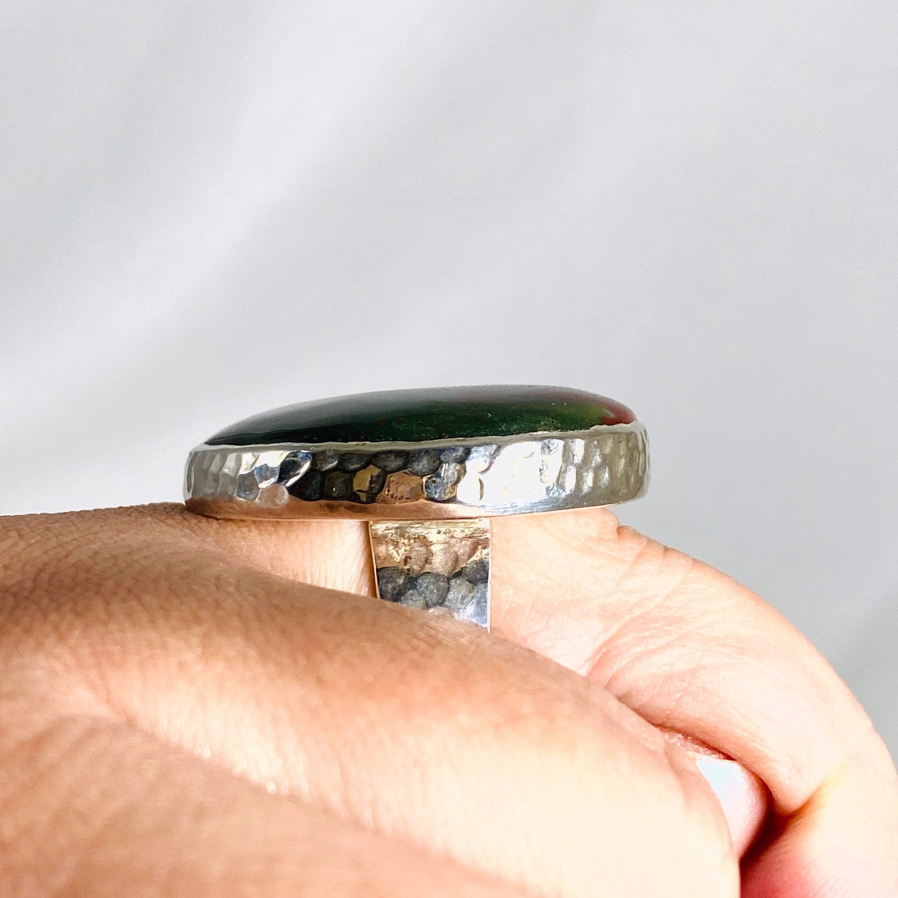 Bloodstone Round Hammered Band Ring for Men & Women - Size 10 - KRGJ1256 - Perfect for Everyday Wear, Gifts & Spiritual Healing Jewelry