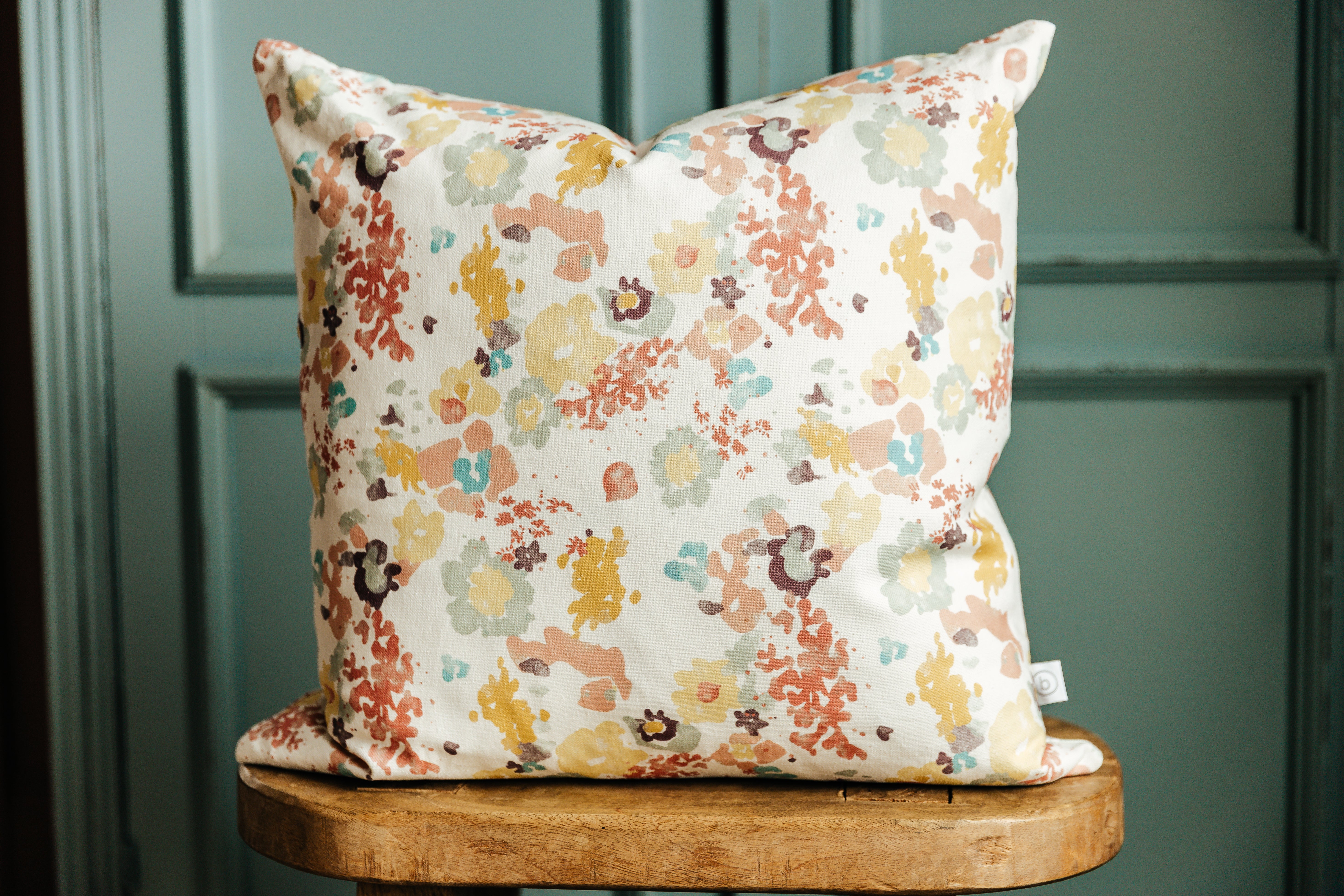 Chloe Luxe Medium Pillow Cover - Soft Decorative Cushion Case for Sofa, Bed & Home Decor - Premium Cotton Linen Blend with Hidden Zipper (18x18 Inches) - Perfect for Living Room, Bedroom & Cozy Spaces