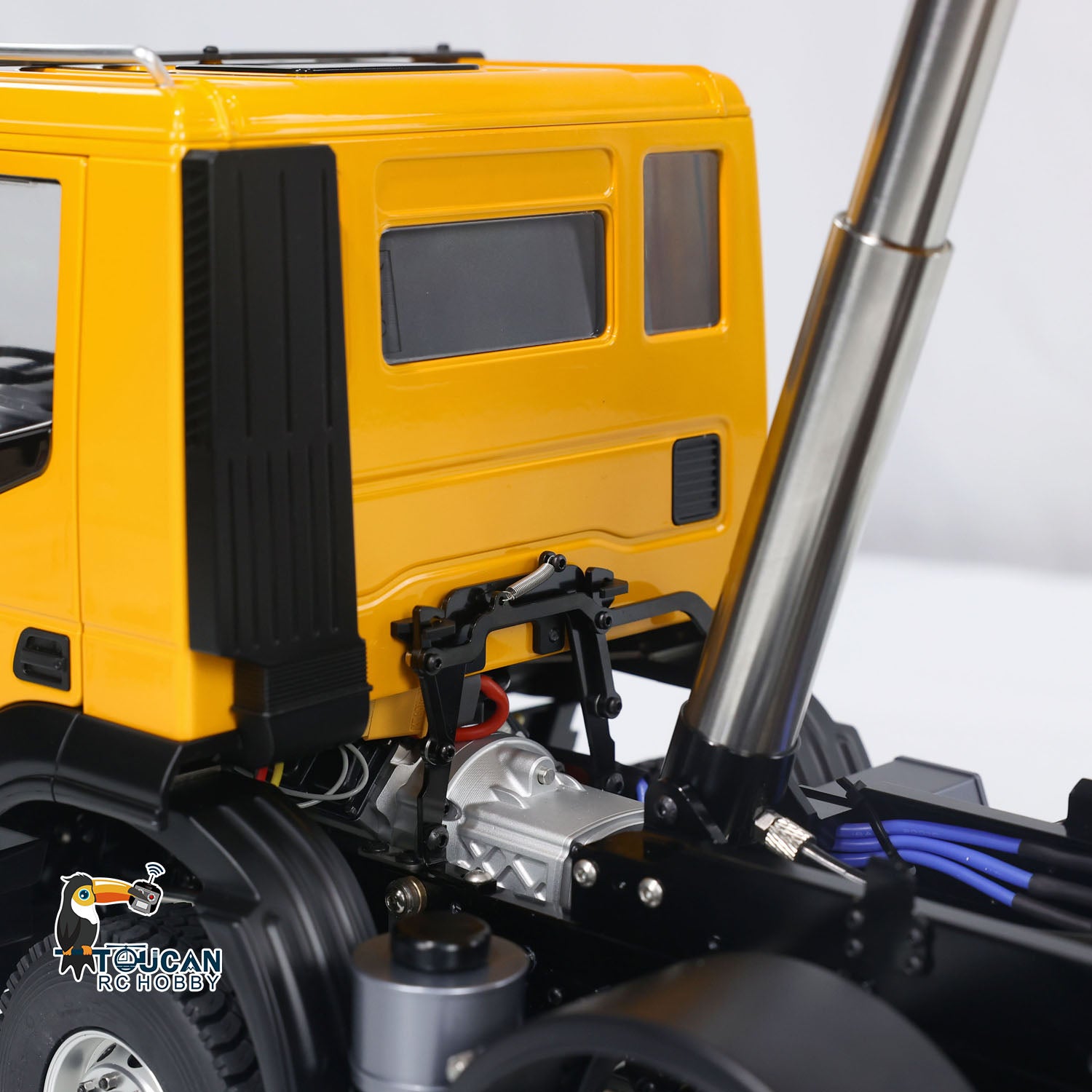 1/14 Scale 8x8 Hydraulic RC Dump Truck - Metal Remote Control Tipper Car with Realistic Sound & Light Effects (67x18.5x25cm) - Ready-to-Run Assembled & Painted Model - Perfect for Construction Site Play, Collectors Display & RC Hobby Enthusiasts