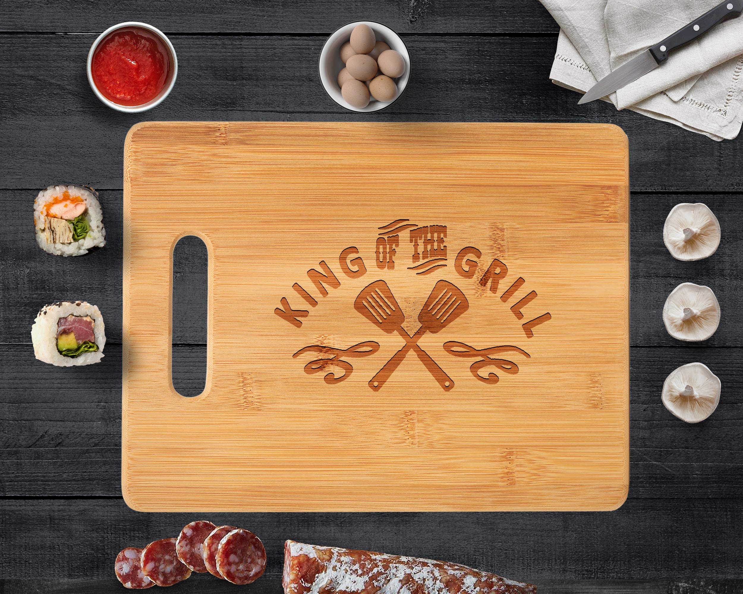 Personalized 'King of the Grill' Wooden Cutting Board - Engraved BBQ Serving Platter for Father's Day Gifts - Perfect for Outdoor Grilling, Charcuterie & Meat Presentation