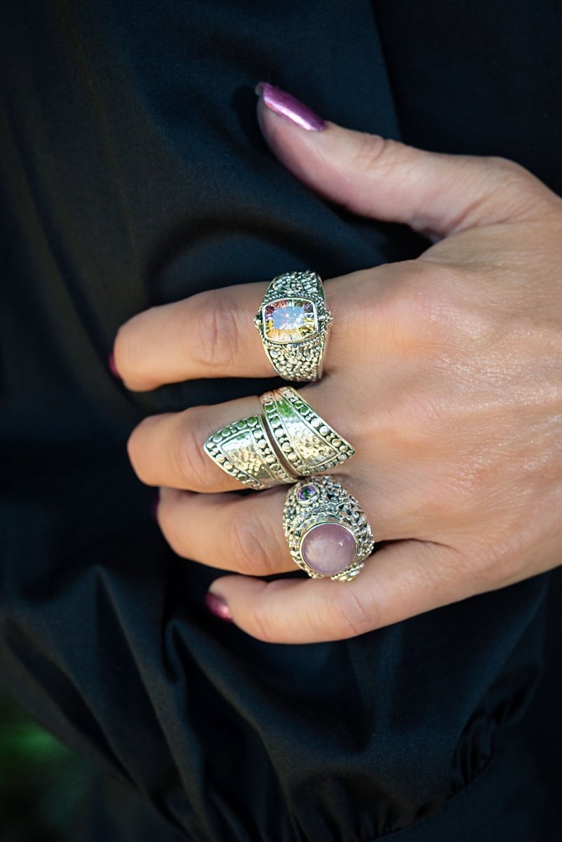 Elegant Flowering Grace Ring with Lucky Stone Cubic Zirconia - Perfect for Weddings, Anniversaries & Special Occasions