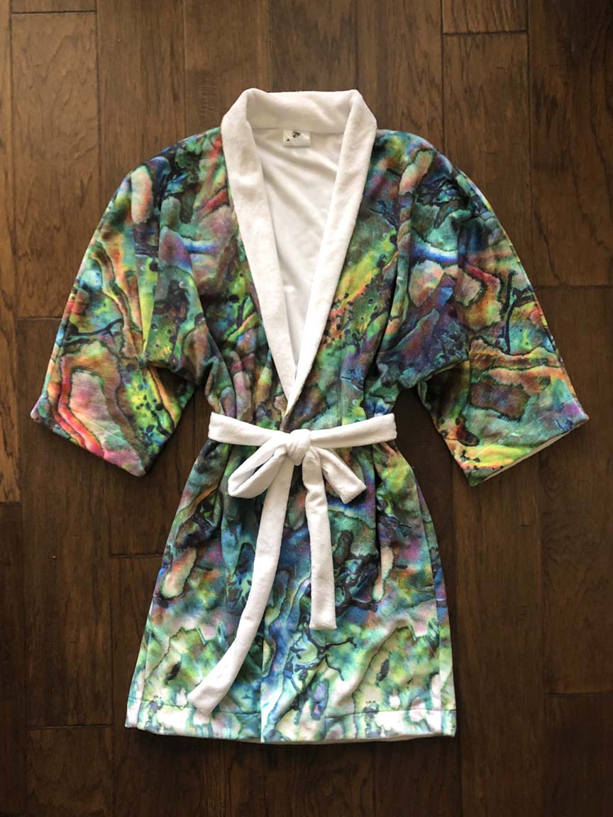 Luxury Short Abalone Robe - Soft & Elegant Women's Kimono Bathrobe for Spa, Beach, and Relaxation at Home
